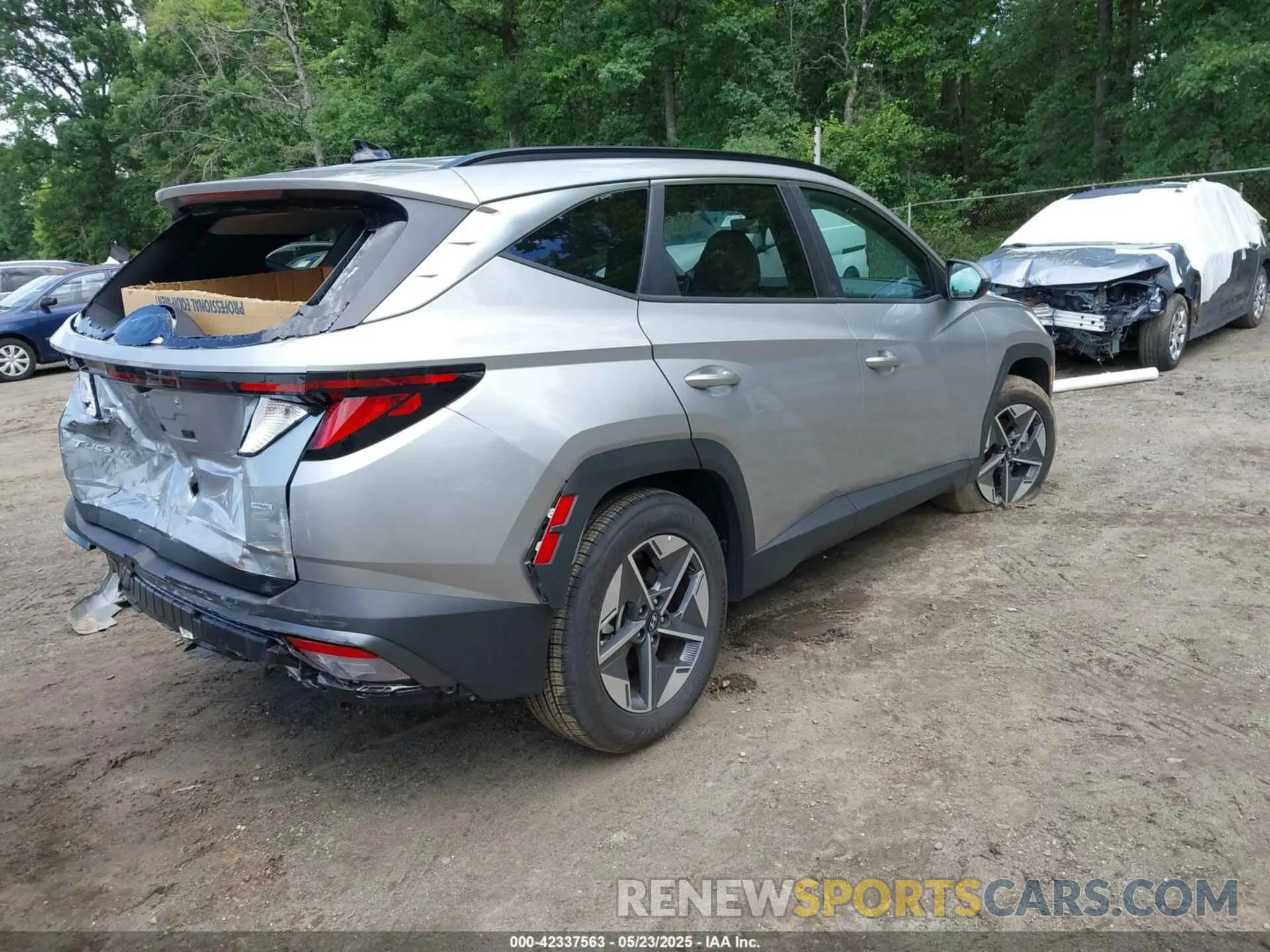 4 Photograph of a damaged car 5NMJBCDE2SH491082 HYUNDAI TUCSON 2025