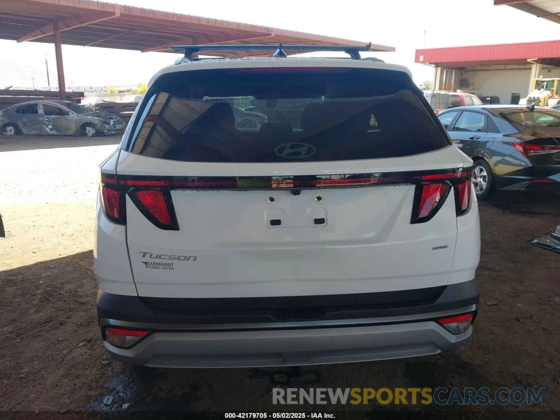 16 Photograph of a damaged car 5NMJBCDE4SH465843 HYUNDAI TUCSON 2025