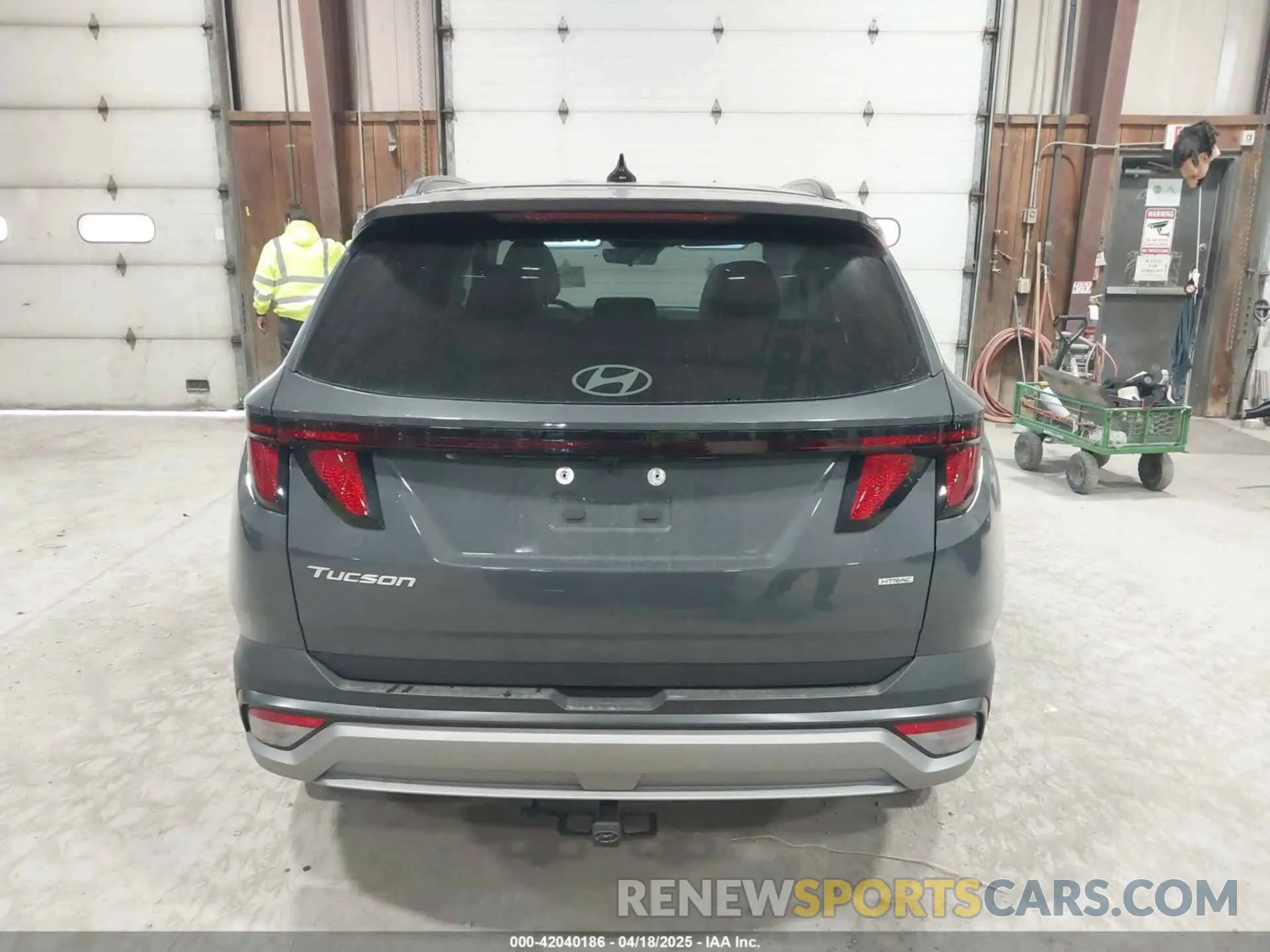 16 Photograph of a damaged car 5NMJBCDE4SH473652 HYUNDAI TUCSON 2025