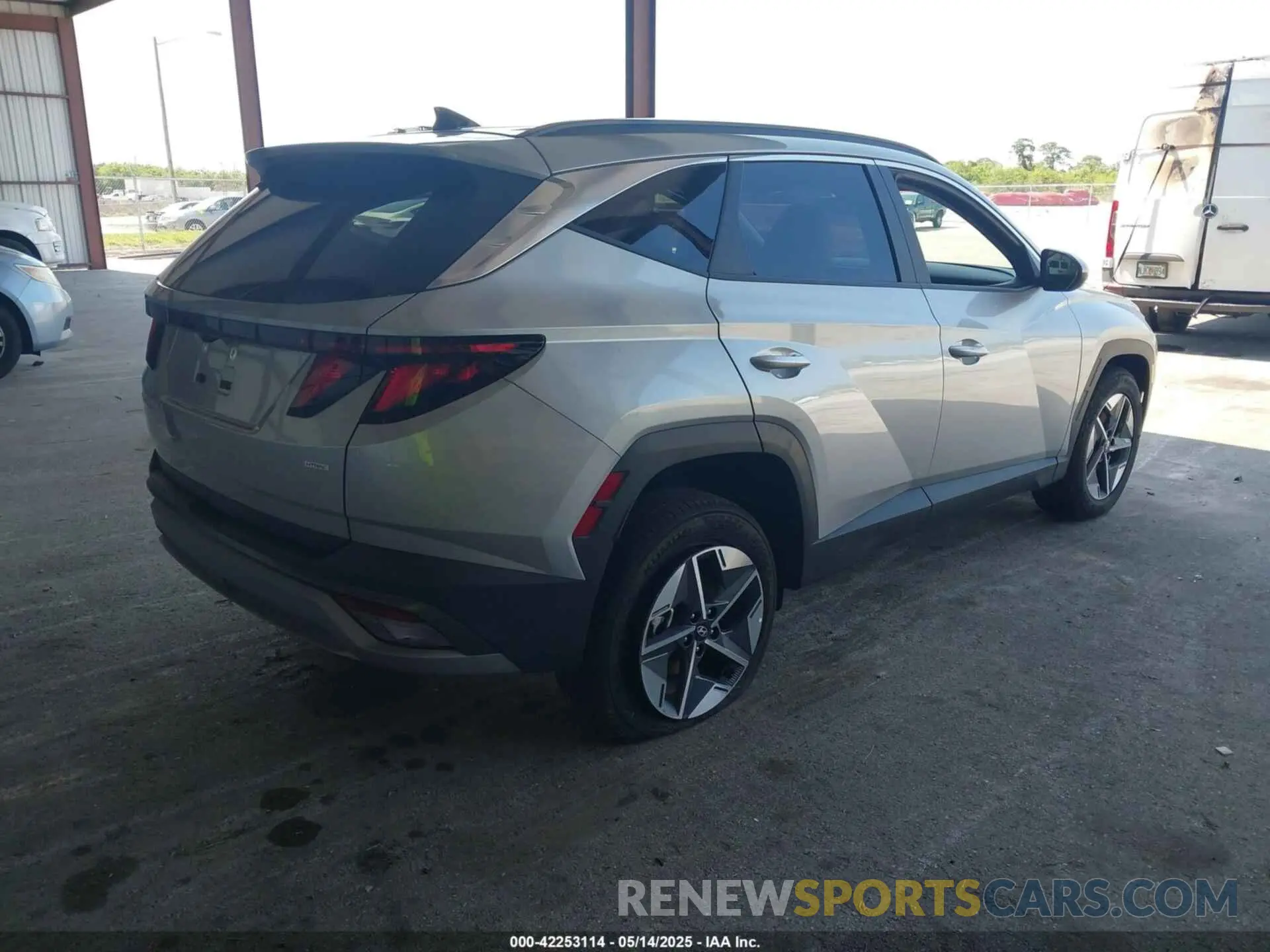 4 Фотография поврежденного автомобиля 5NMJBCDE4SH491102 HYUNDAI TUCSON 2025