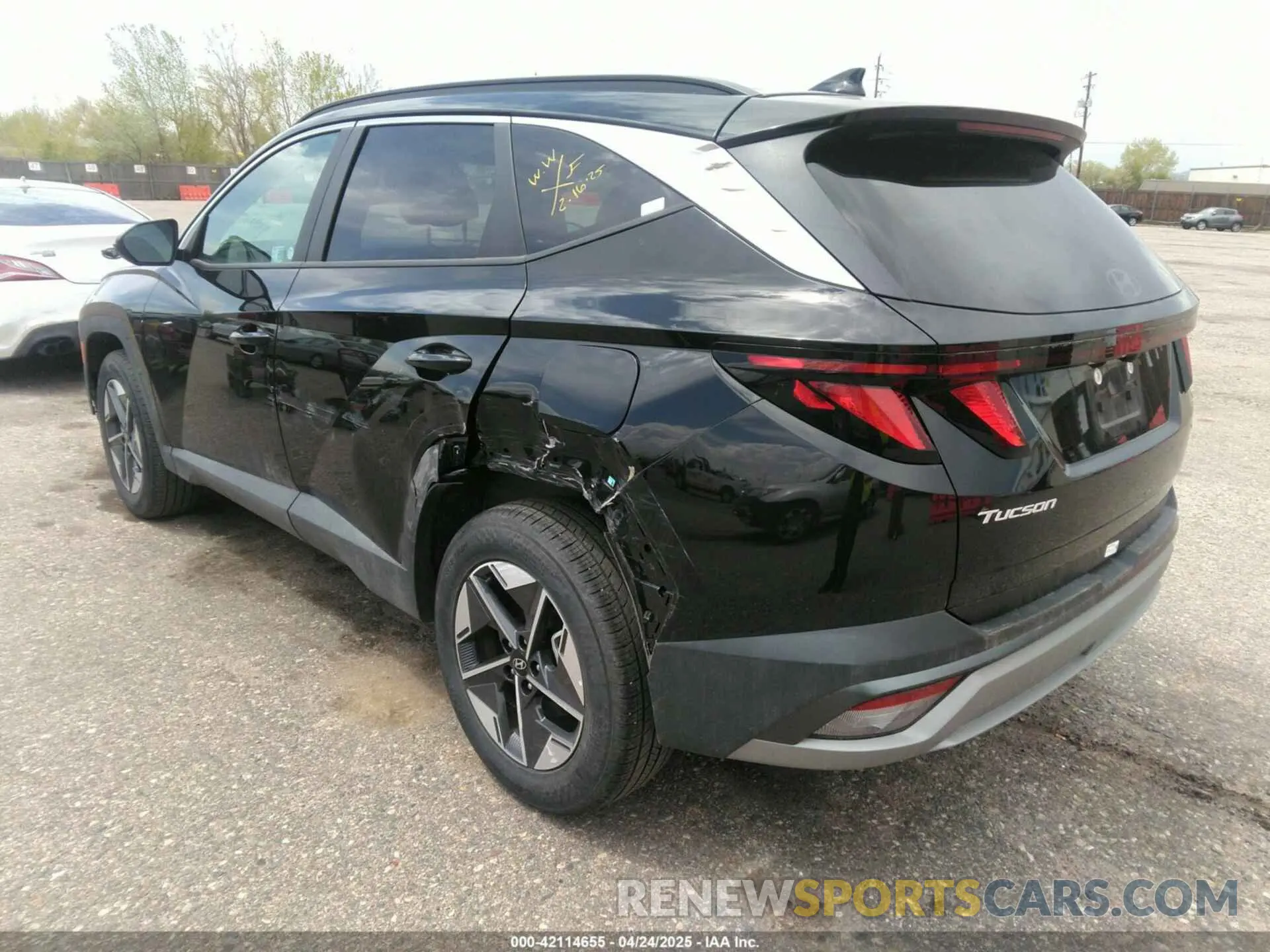 3 Photograph of a damaged car 5NMJBCDEXSH496398 HYUNDAI TUCSON 2025