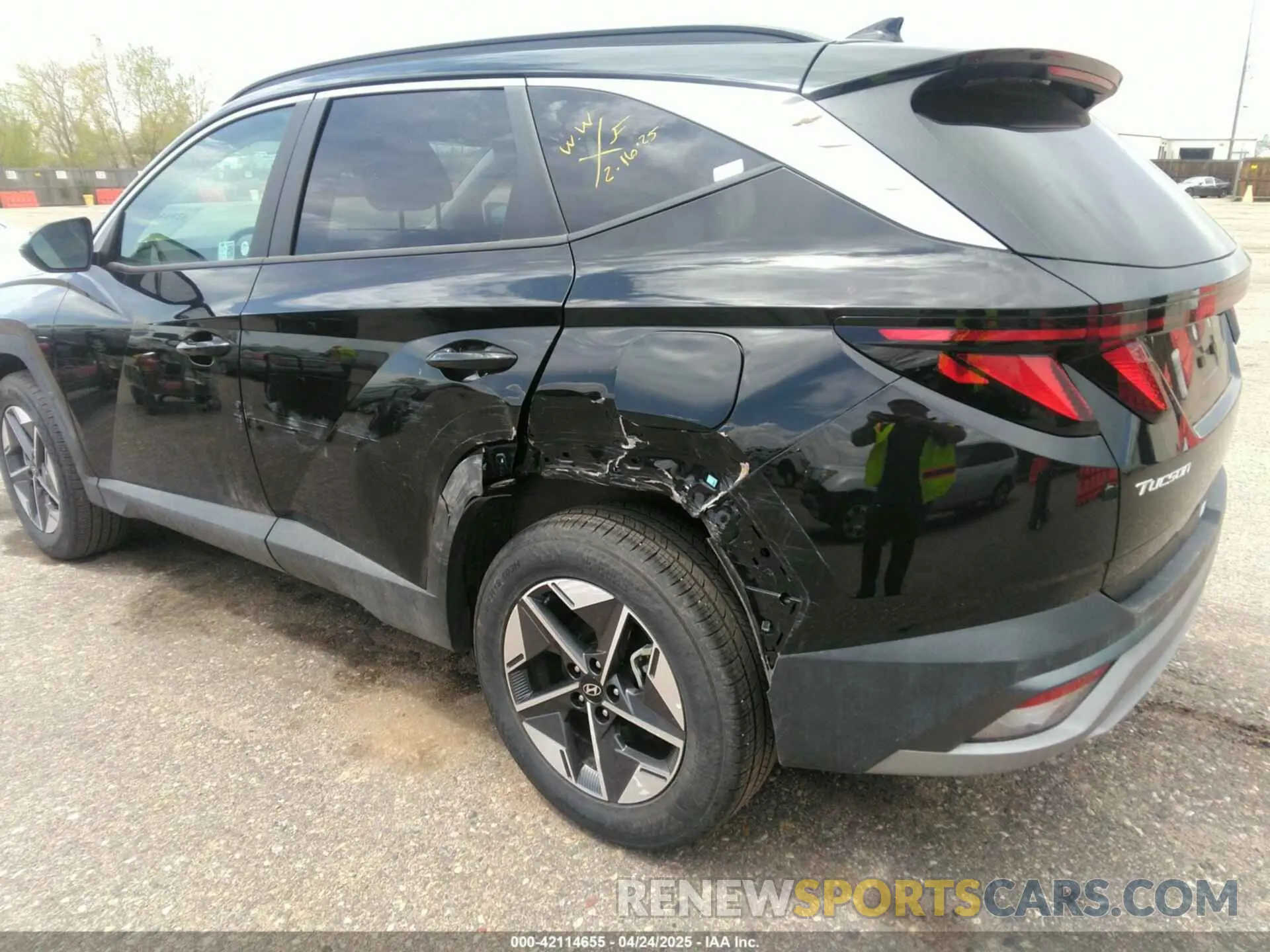 6 Photograph of a damaged car 5NMJBCDEXSH496398 HYUNDAI TUCSON 2025