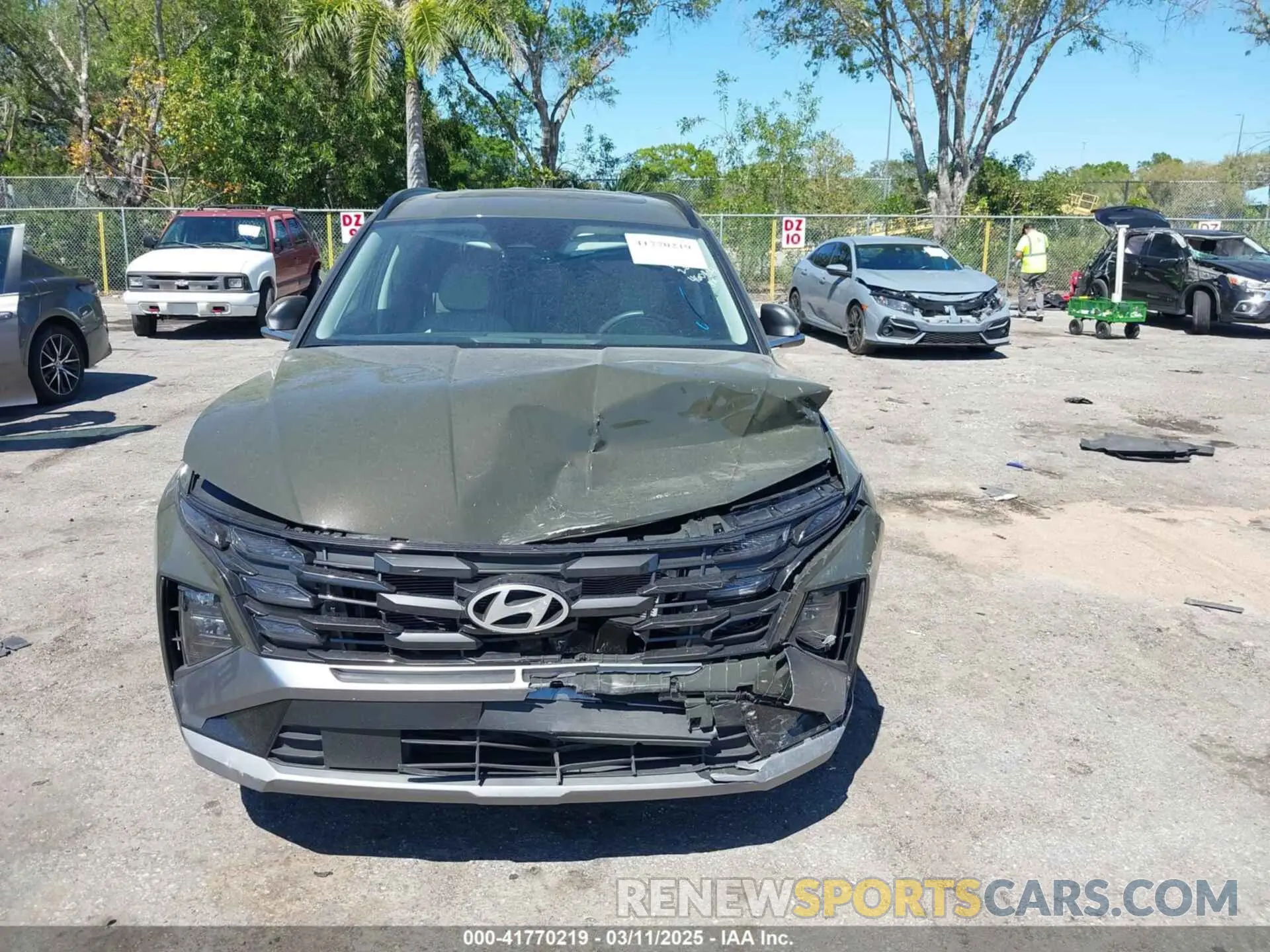 13 Photograph of a damaged car 5NMJC3DE6SH460804 HYUNDAI TUCSON 2025