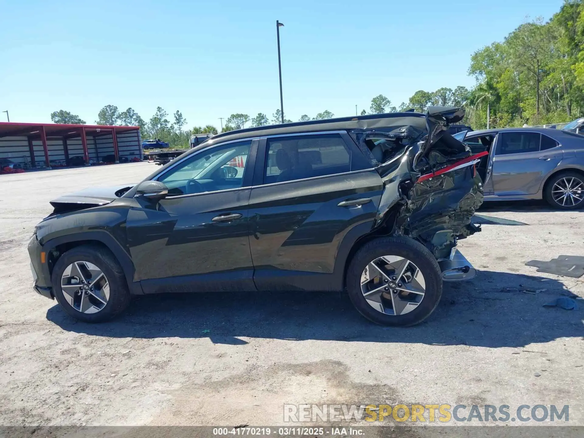 15 Photograph of a damaged car 5NMJC3DE6SH460804 HYUNDAI TUCSON 2025