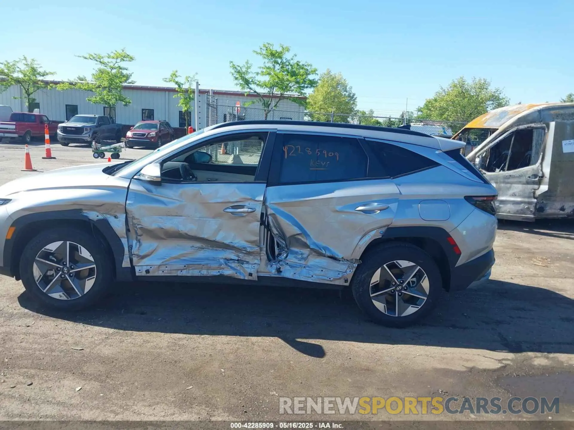 14 Фотография поврежденного автомобиля 5NMJCCDE8SH453644 HYUNDAI TUCSON 2025