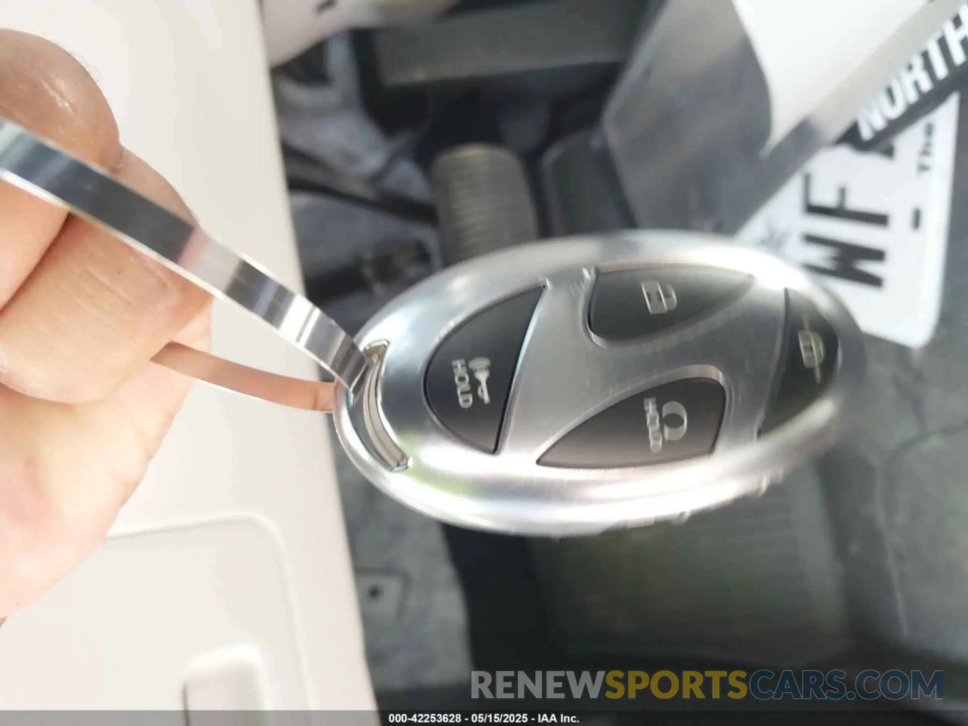 11 Photograph of a damaged car 5NMJE3DE6SH494039 HYUNDAI TUCSON 2025