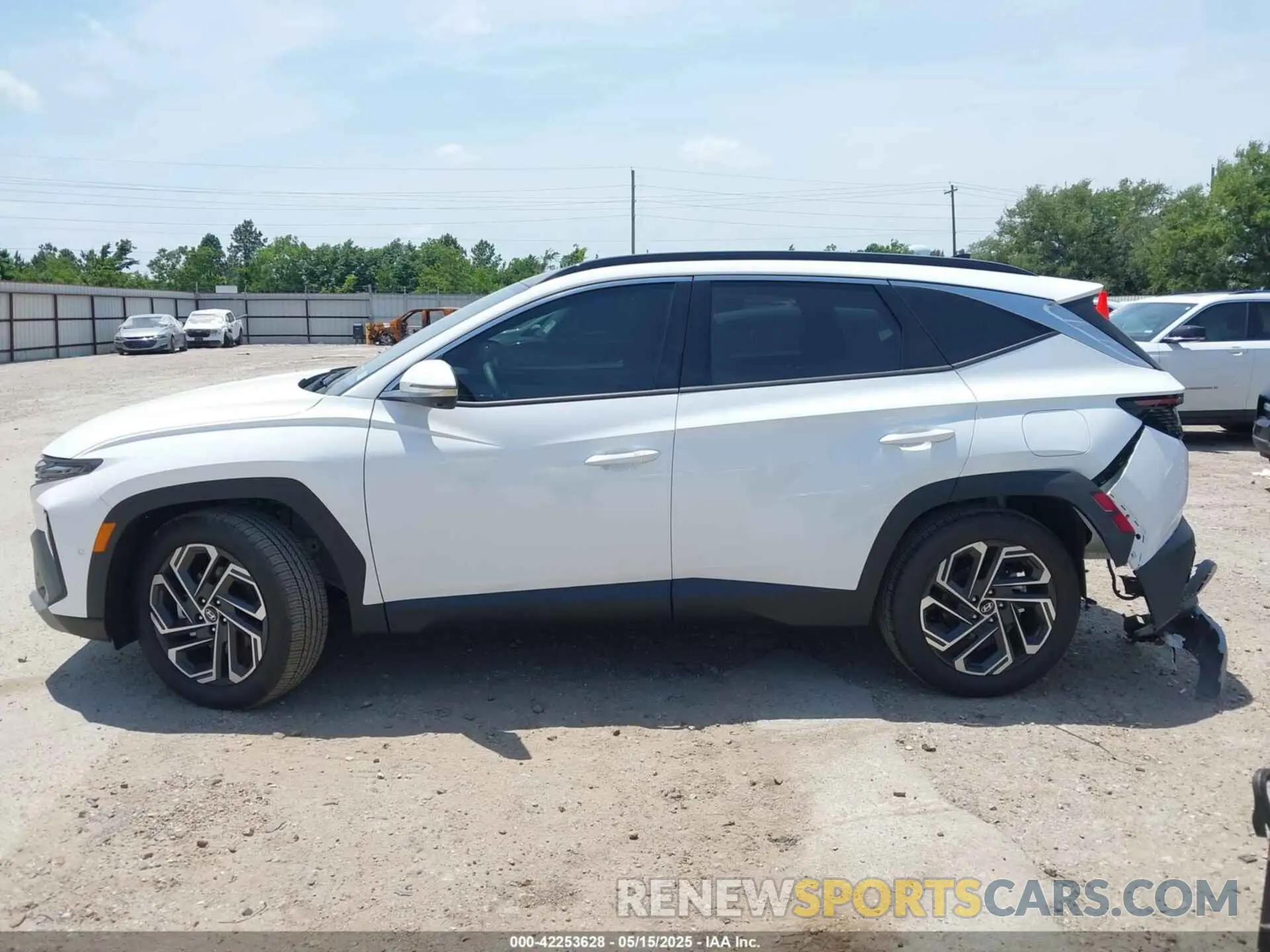 14 Photograph of a damaged car 5NMJE3DE6SH494039 HYUNDAI TUCSON 2025