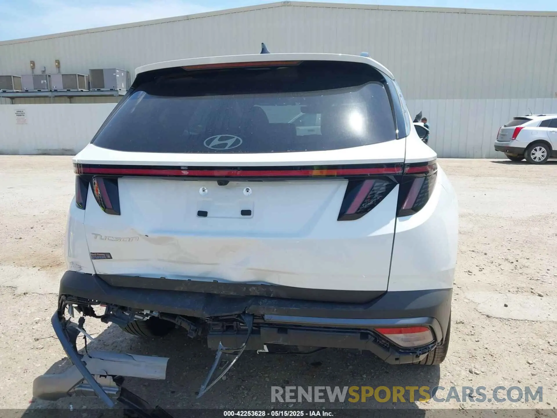 16 Photograph of a damaged car 5NMJE3DE6SH494039 HYUNDAI TUCSON 2025