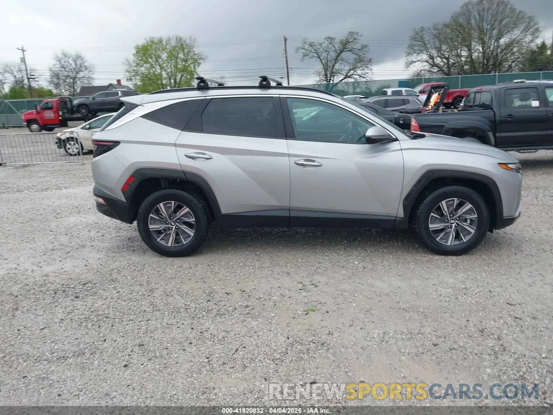 13 Фотография поврежденного автомобиля KM8JBCA13NU077934 HYUNDAI TUCSON HYBRID 2022