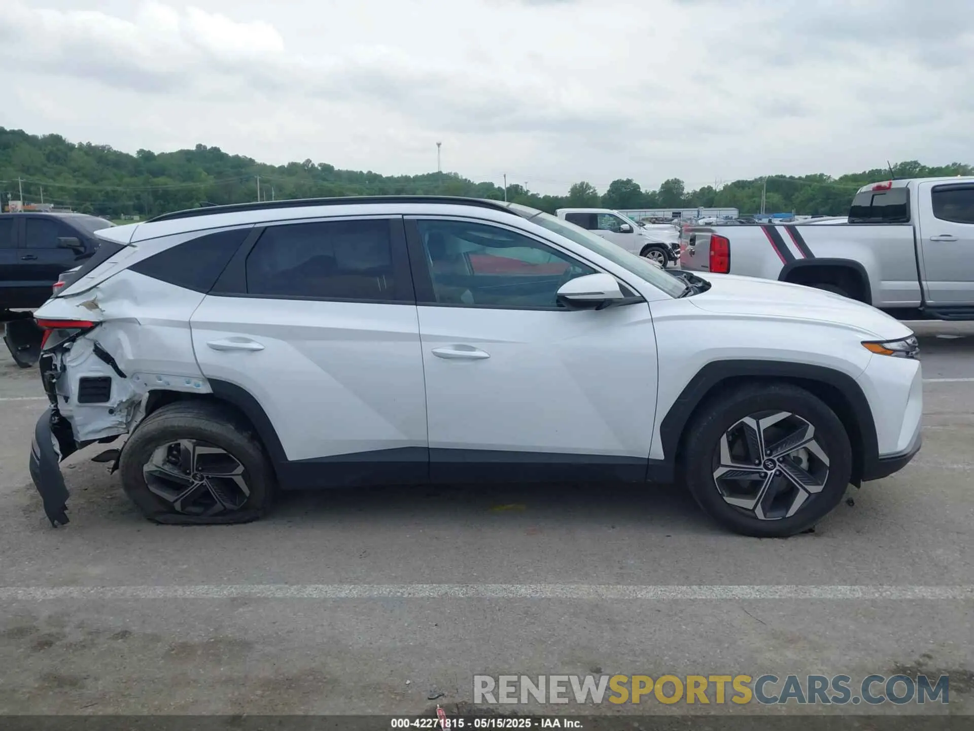 13 Photograph of a damaged car KM8JFCA18NU050944 HYUNDAI TUCSON HYBRID 2022