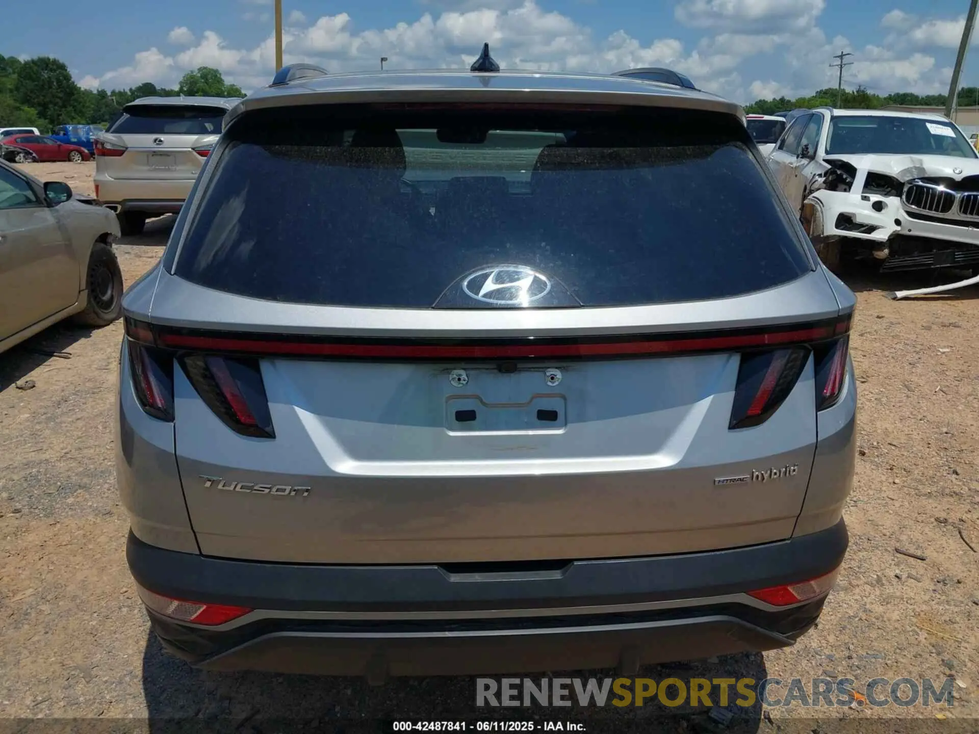 16 Photograph of a damaged car KM8JFCA19NU063959 HYUNDAI TUCSON HYBRID 2022