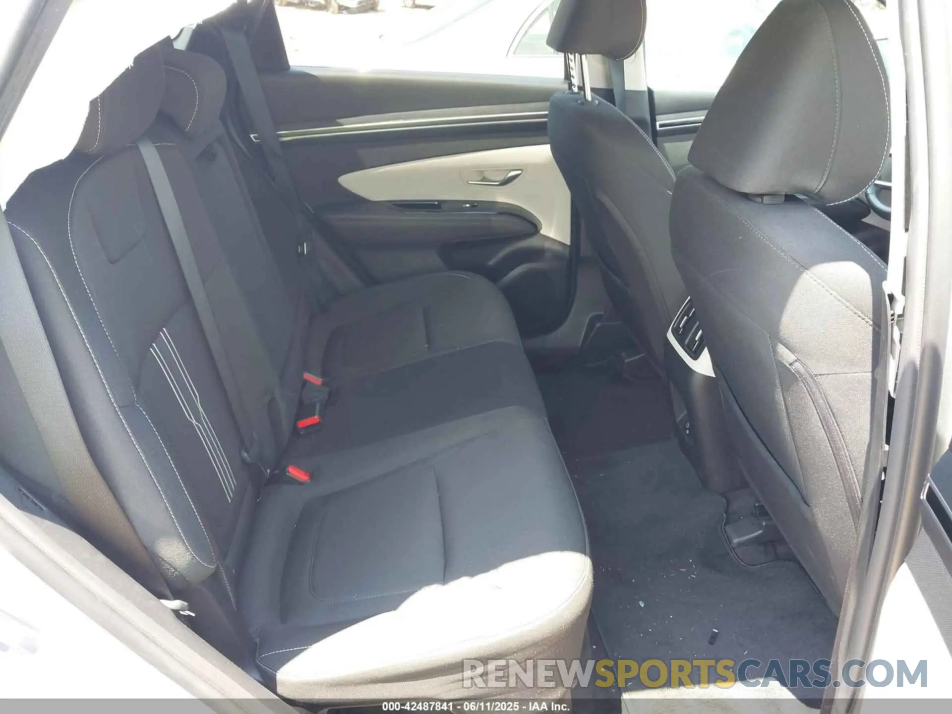 8 Photograph of a damaged car KM8JFCA19NU063959 HYUNDAI TUCSON HYBRID 2022