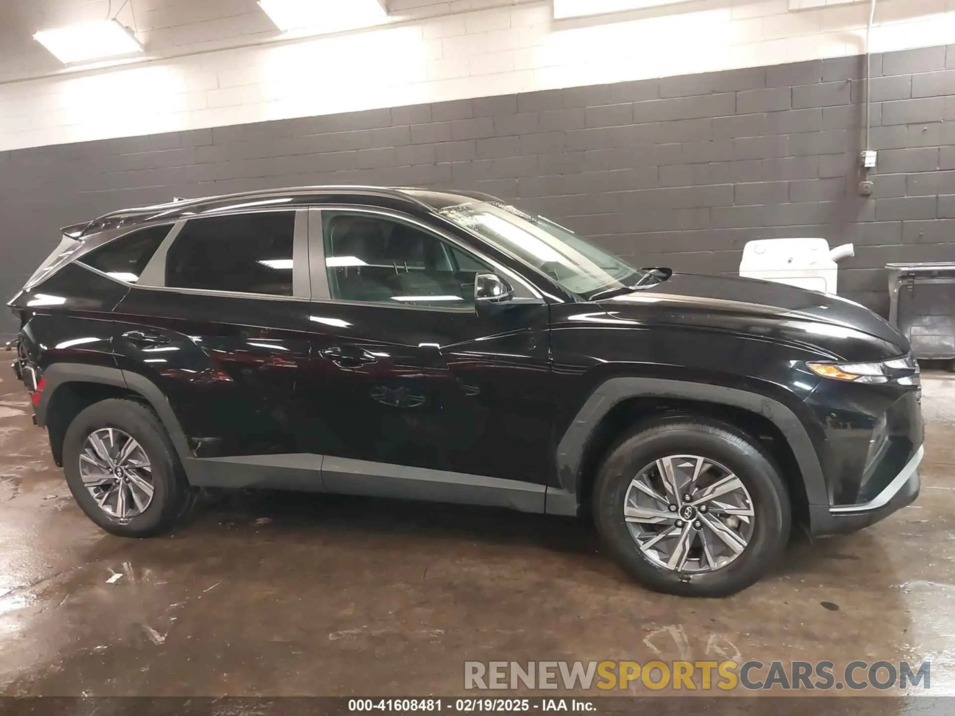 14 Photograph of a damaged car KM8JBCA11PU095982 HYUNDAI TUCSON HYBRID 2023