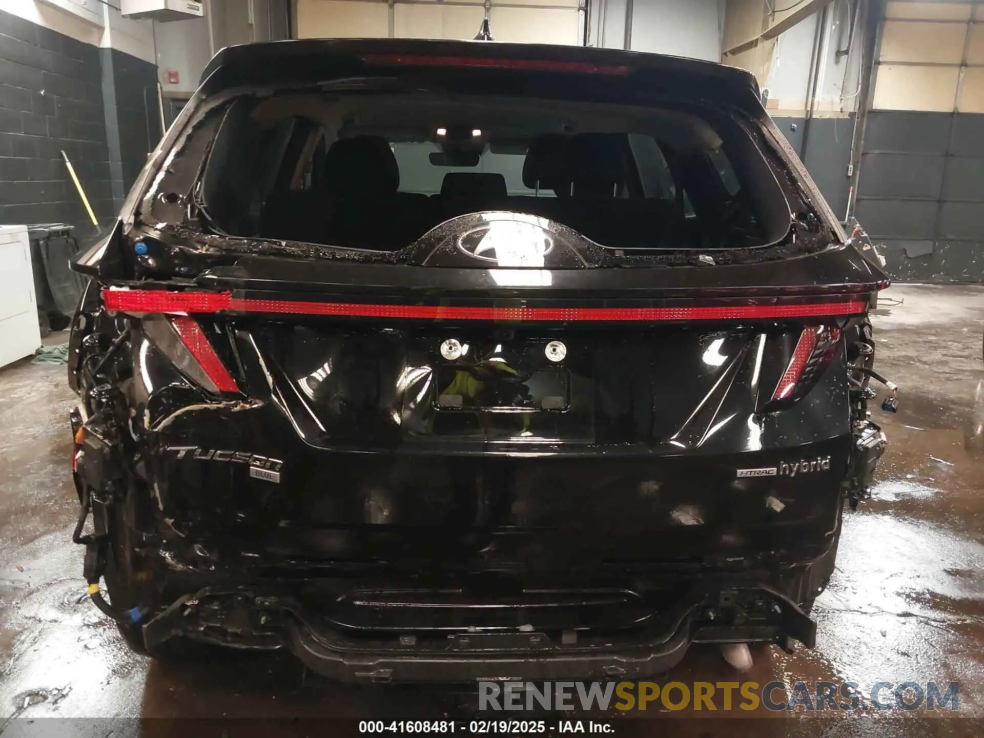 17 Photograph of a damaged car KM8JBCA11PU095982 HYUNDAI TUCSON HYBRID 2023