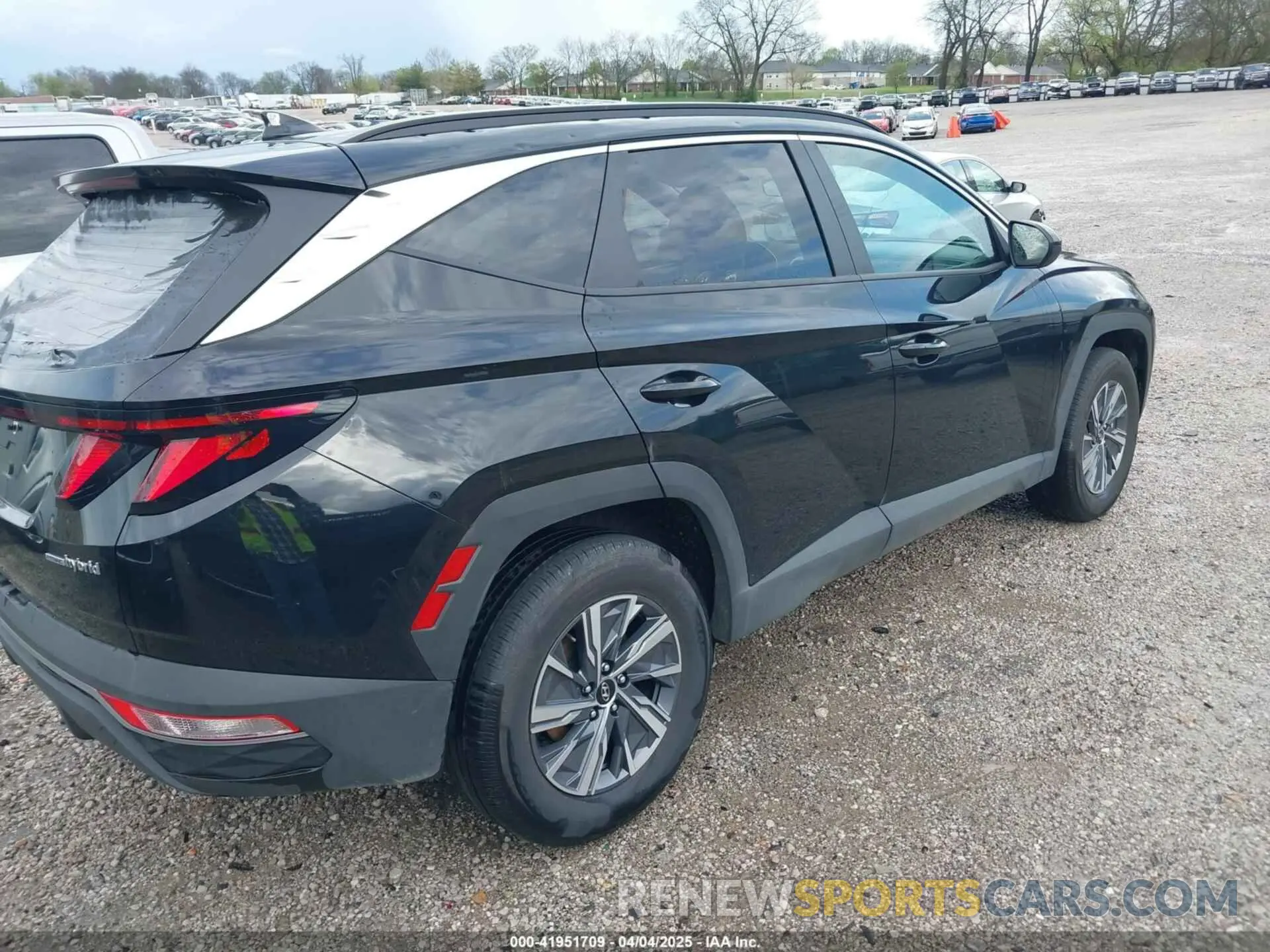 4 Photograph of a damaged car KM8JBCD10RU155653 HYUNDAI TUCSON HYBRID 2024