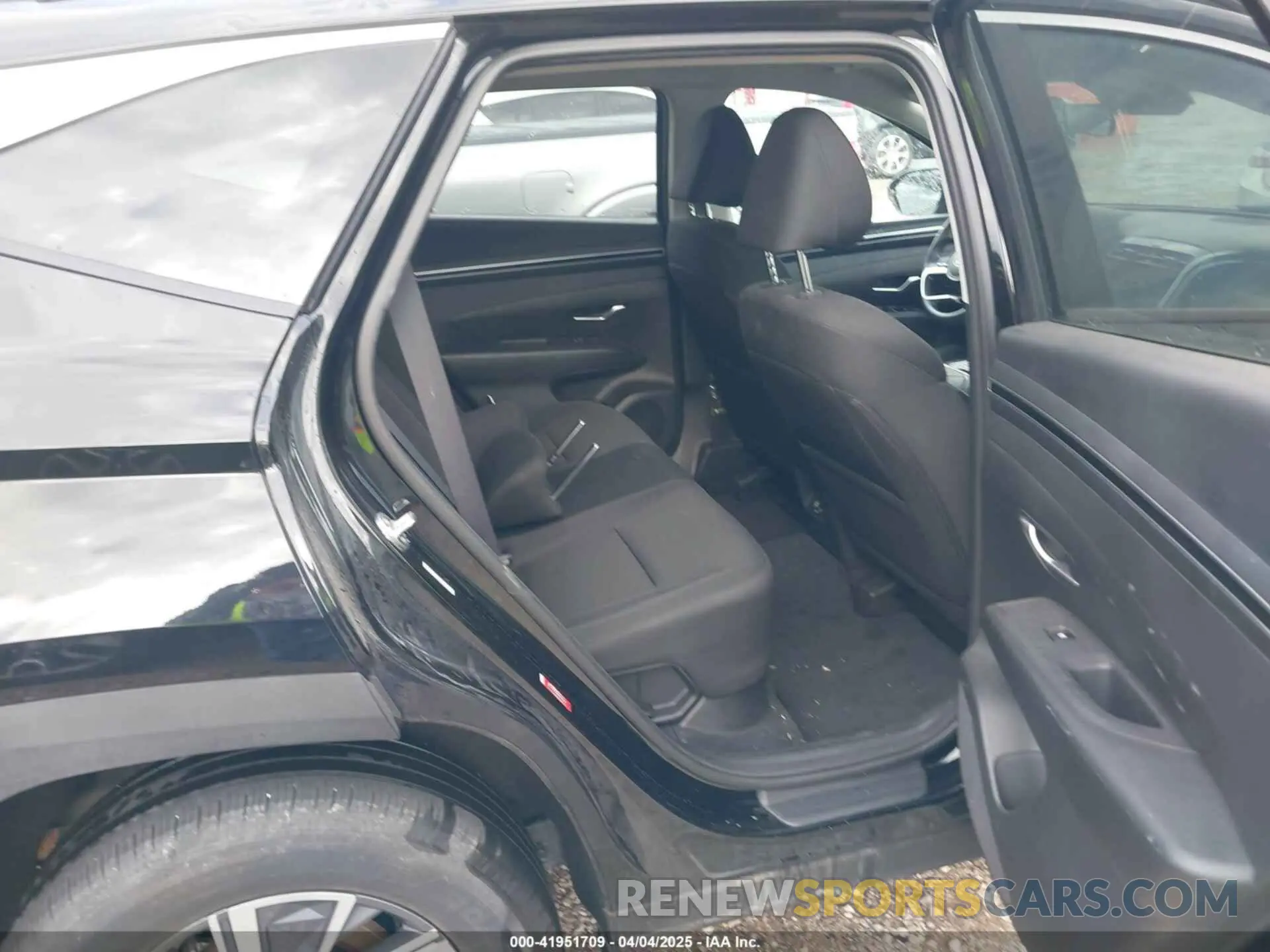 8 Photograph of a damaged car KM8JBCD10RU155653 HYUNDAI TUCSON HYBRID 2024