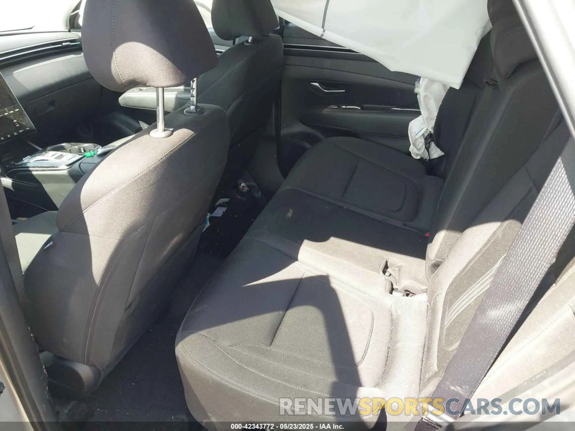 8 Фотография поврежденного автомобиля KM8JBCD11RU192226 HYUNDAI TUCSON HYBRID 2024