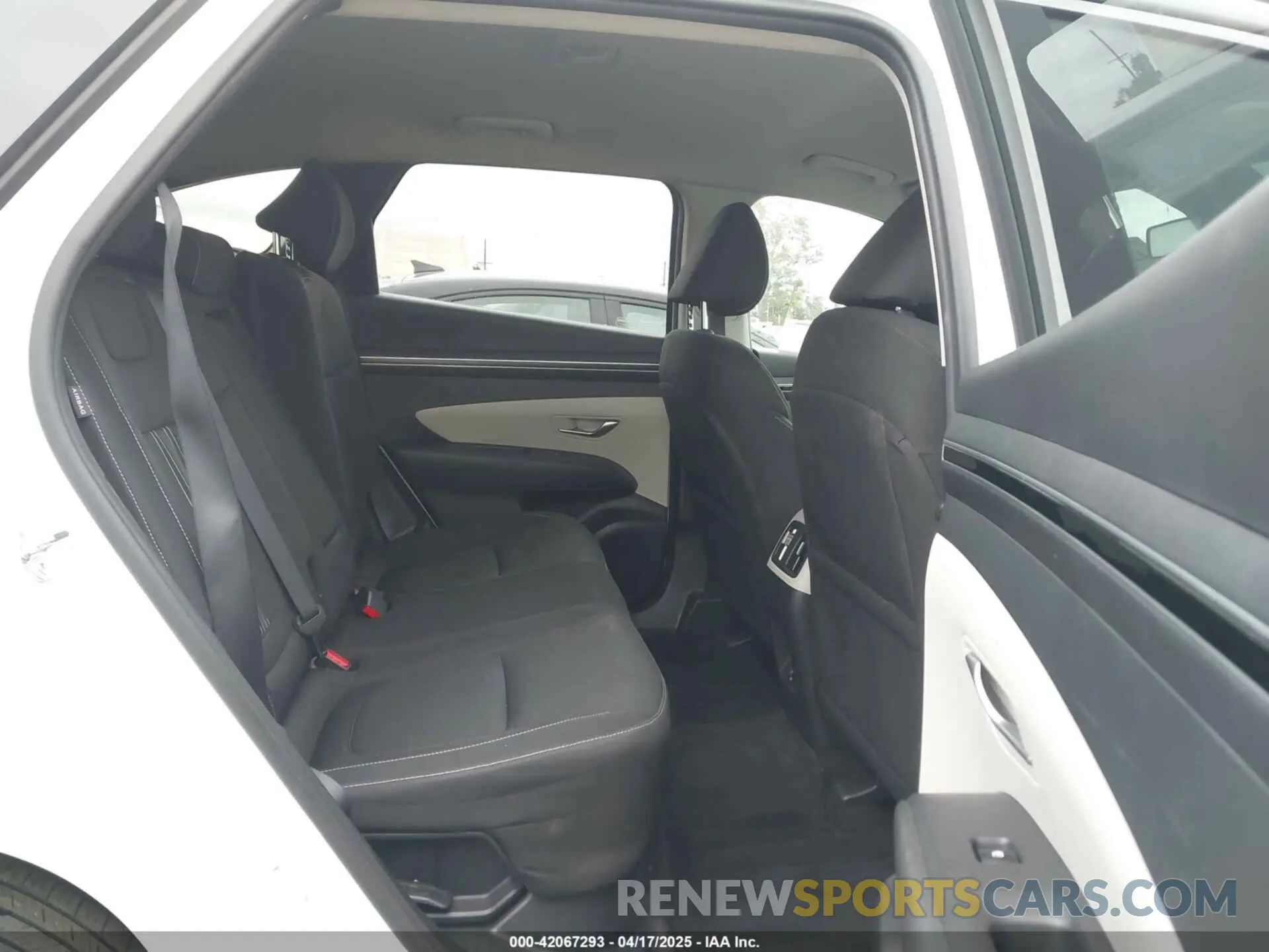 8 Фотография поврежденного автомобиля KM8JBCD11RU205511 HYUNDAI TUCSON HYBRID 2024