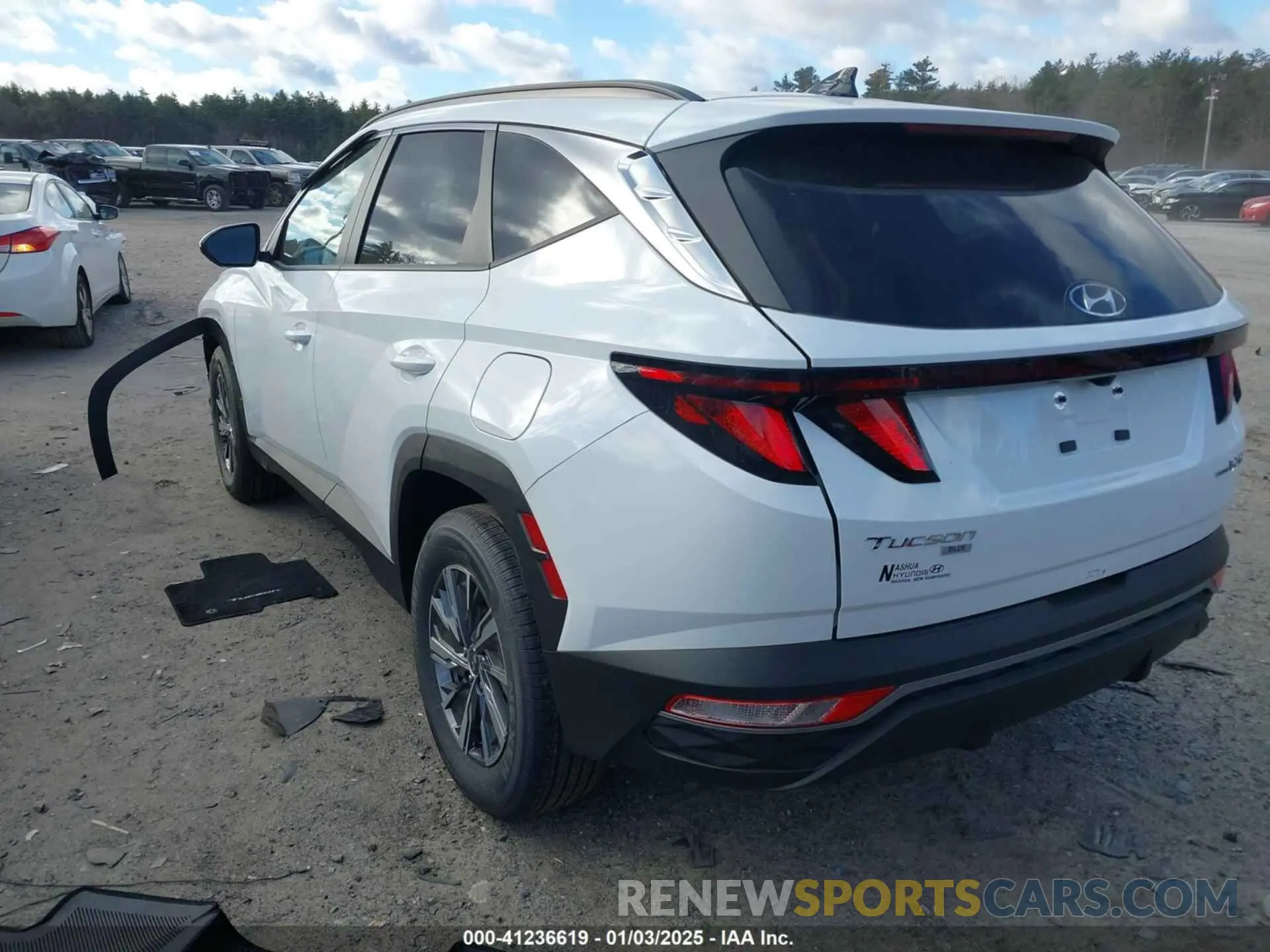 3 Фотография поврежденного автомобиля KM8JBCD12RU191375 HYUNDAI TUCSON HYBRID 2024