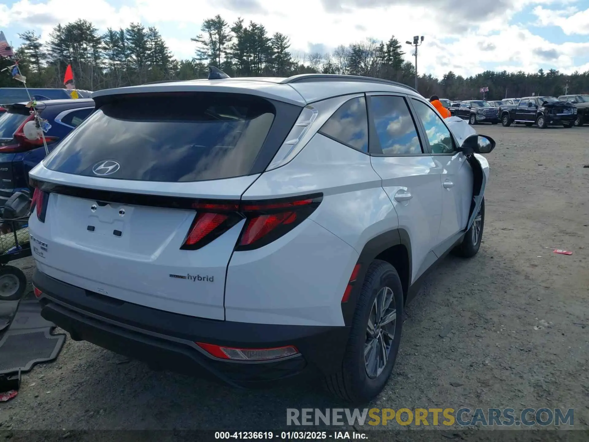 4 Фотография поврежденного автомобиля KM8JBCD12RU191375 HYUNDAI TUCSON HYBRID 2024