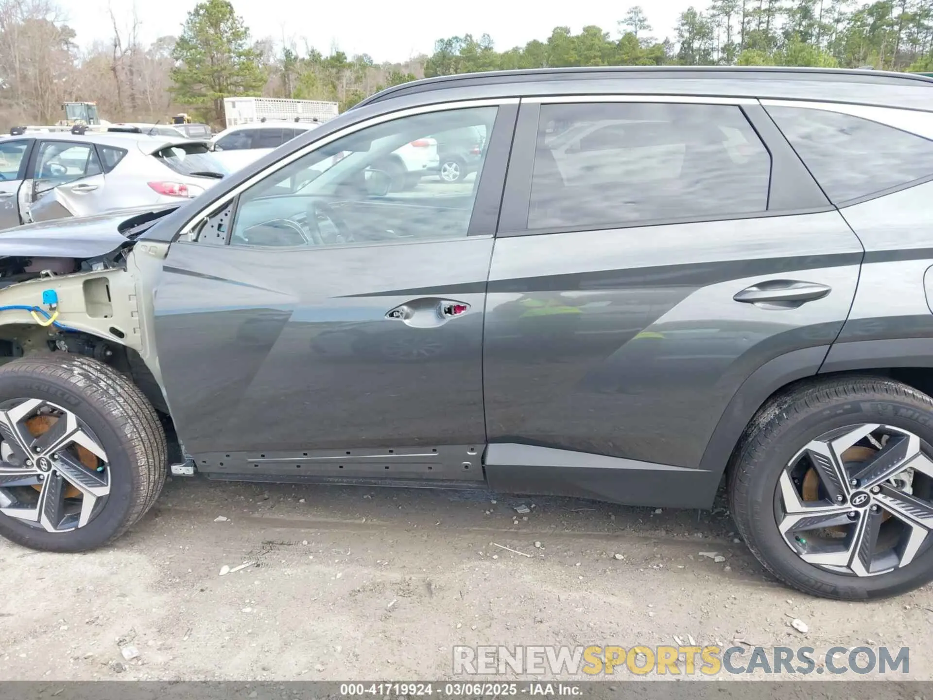 15 Фотография поврежденного автомобиля KM8JCCD12RU177361 HYUNDAI TUCSON HYBRID 2024