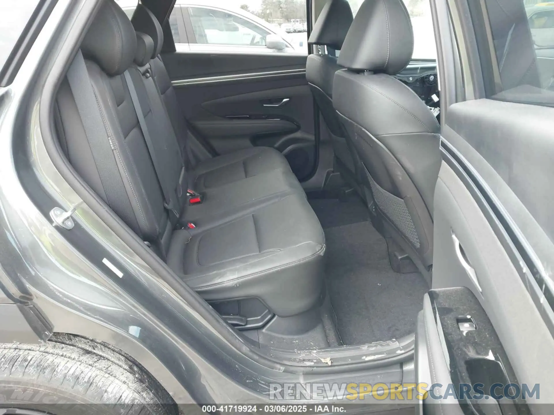 8 Фотография поврежденного автомобиля KM8JCCD12RU177361 HYUNDAI TUCSON HYBRID 2024