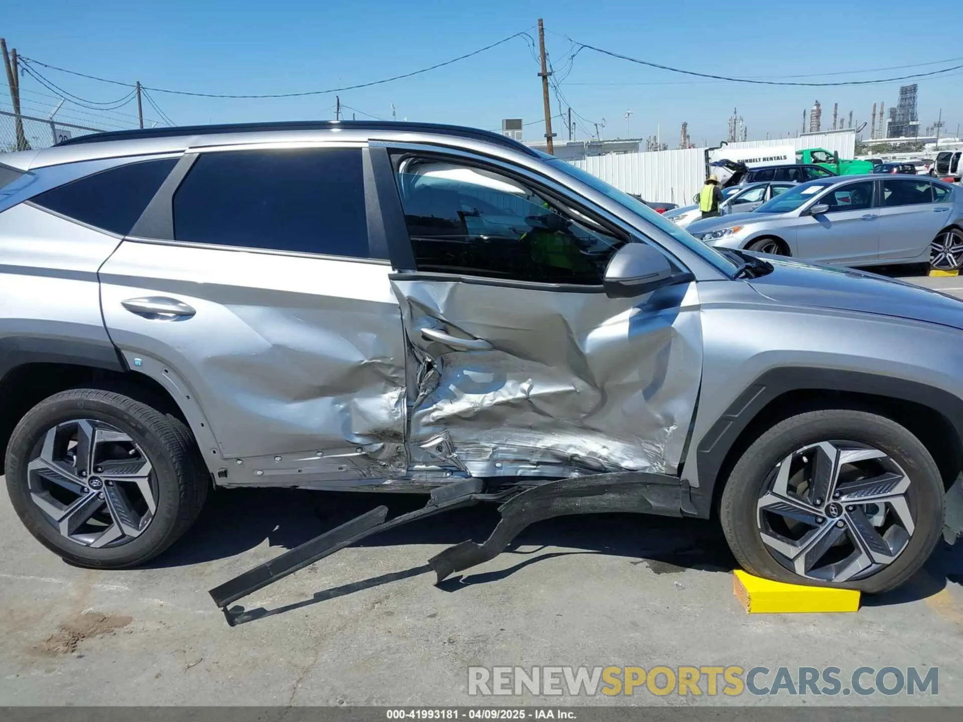 13 Фотография поврежденного автомобиля KM8JCCD16RU157257 HYUNDAI TUCSON HYBRID 2024