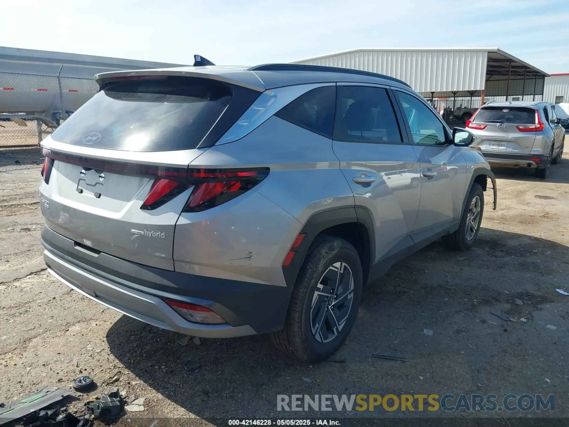 4 Photograph of a damaged car KM8JBDD11SU316426 HYUNDAI TUCSON HYBRID 2025