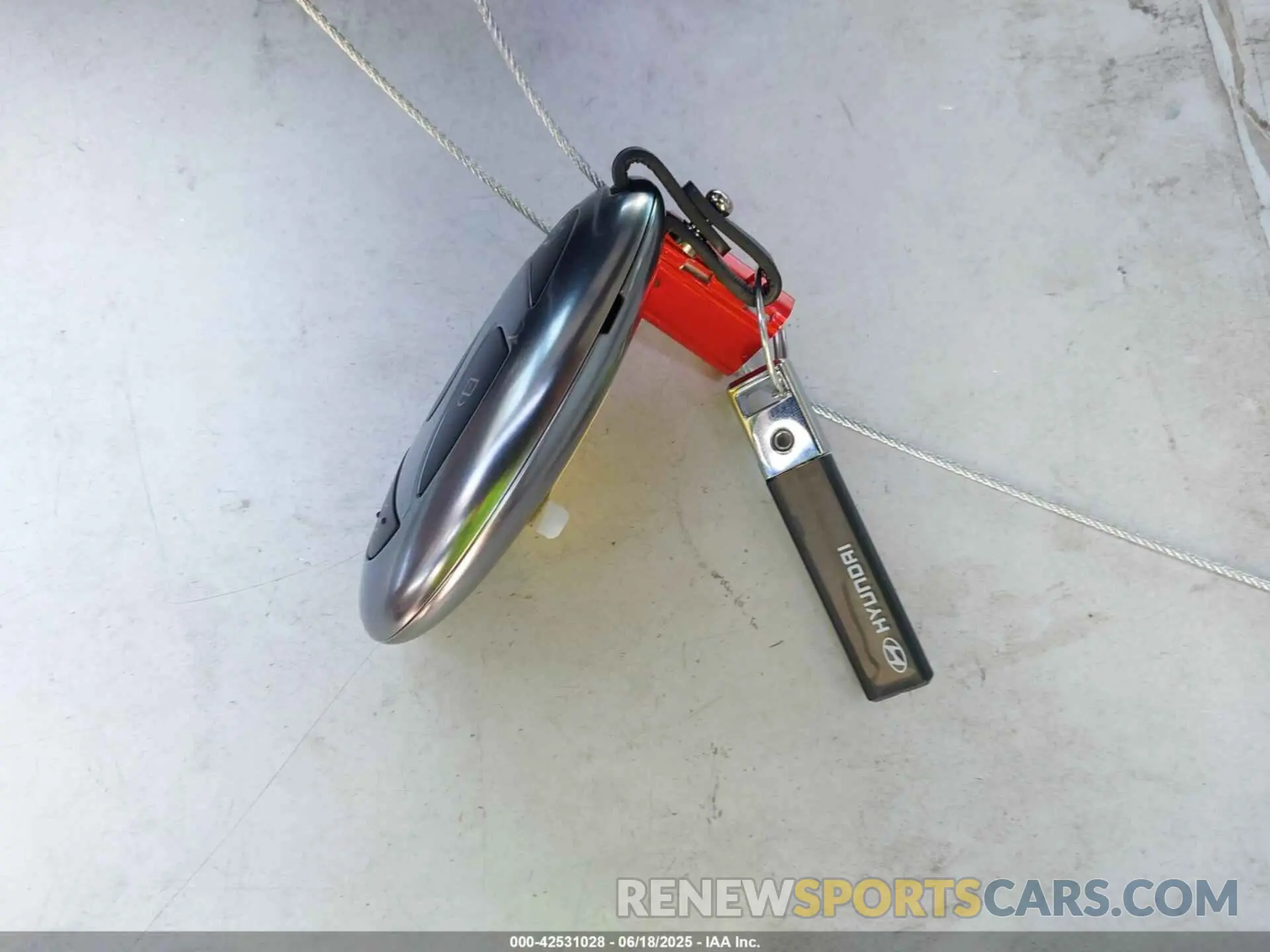 11 Photograph of a damaged car KM8JBDD1XSU273205 HYUNDAI TUCSON HYBRID 2025