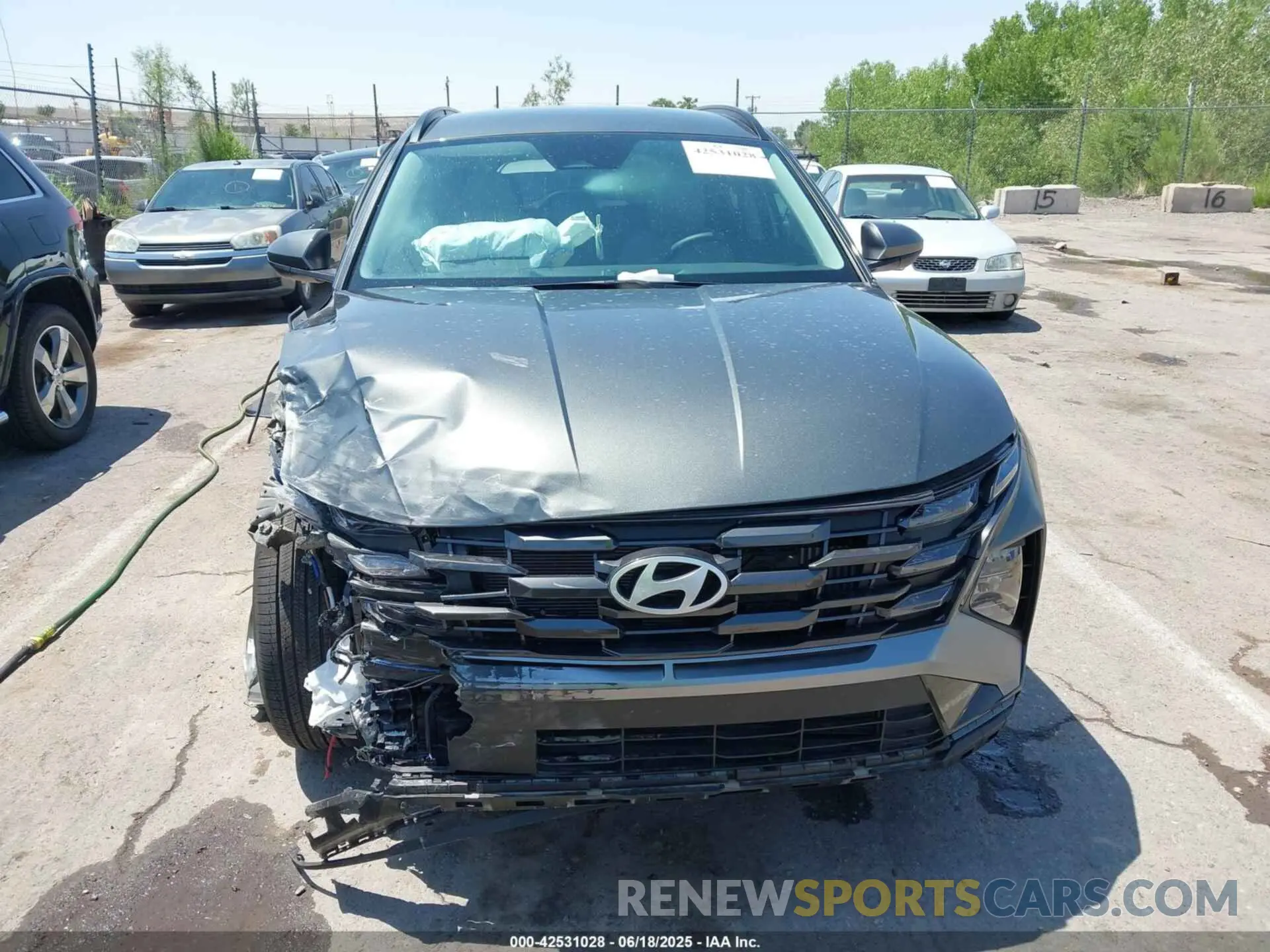12 Photograph of a damaged car KM8JBDD1XSU273205 HYUNDAI TUCSON HYBRID 2025