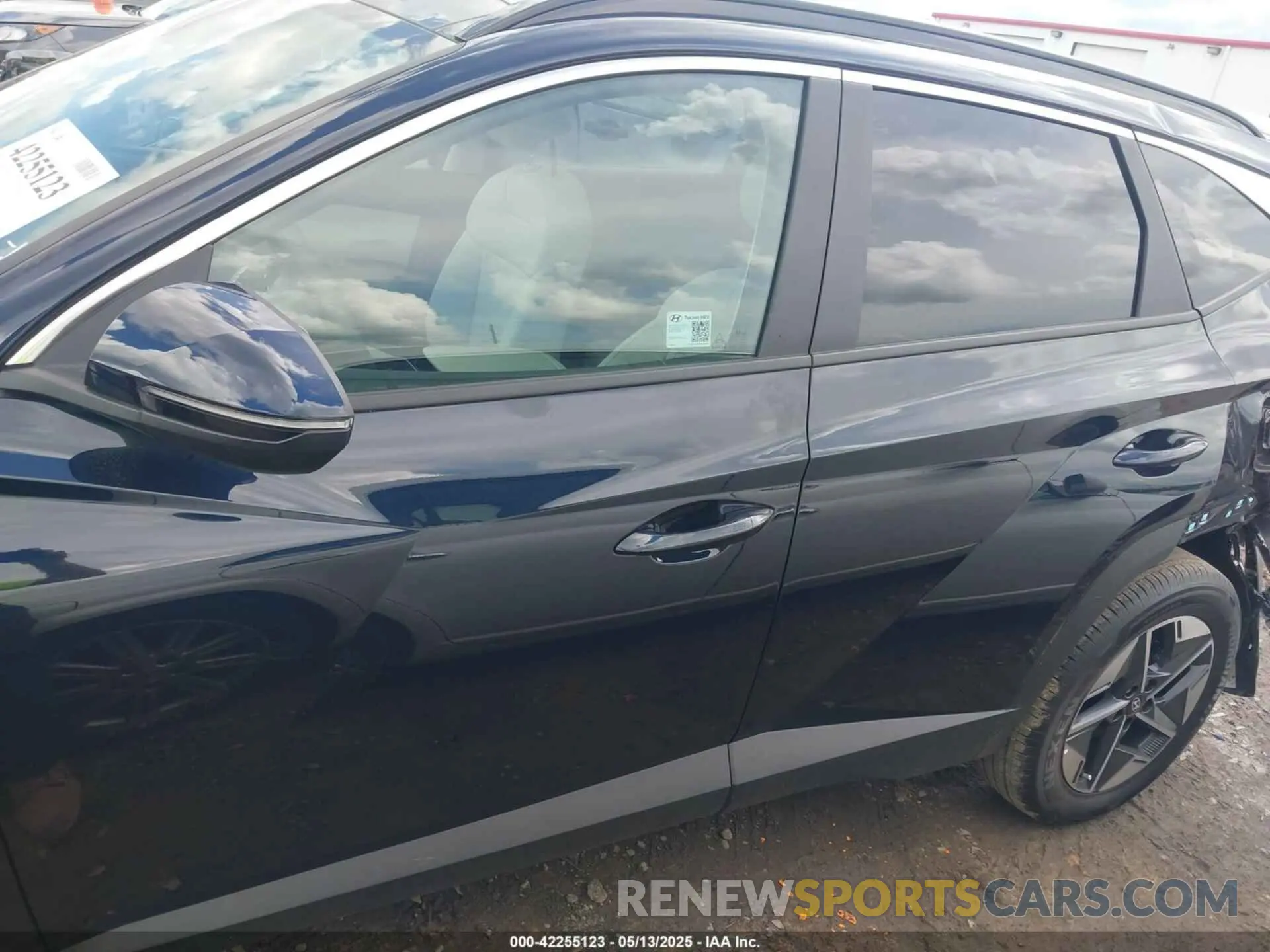 14 Photograph of a damaged car KM8JCDD1XSU323680 HYUNDAI TUCSON HYBRID 2025
