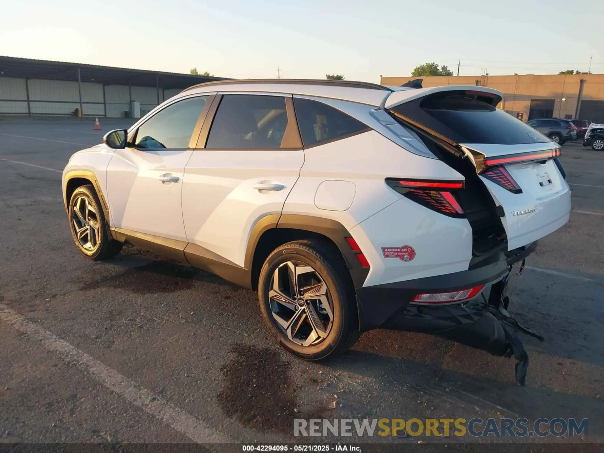 3 Фотография поврежденного автомобиля KM8JBDA24PU127385 HYUNDAI TUCSON PLUG-IN HYBRID 2023
