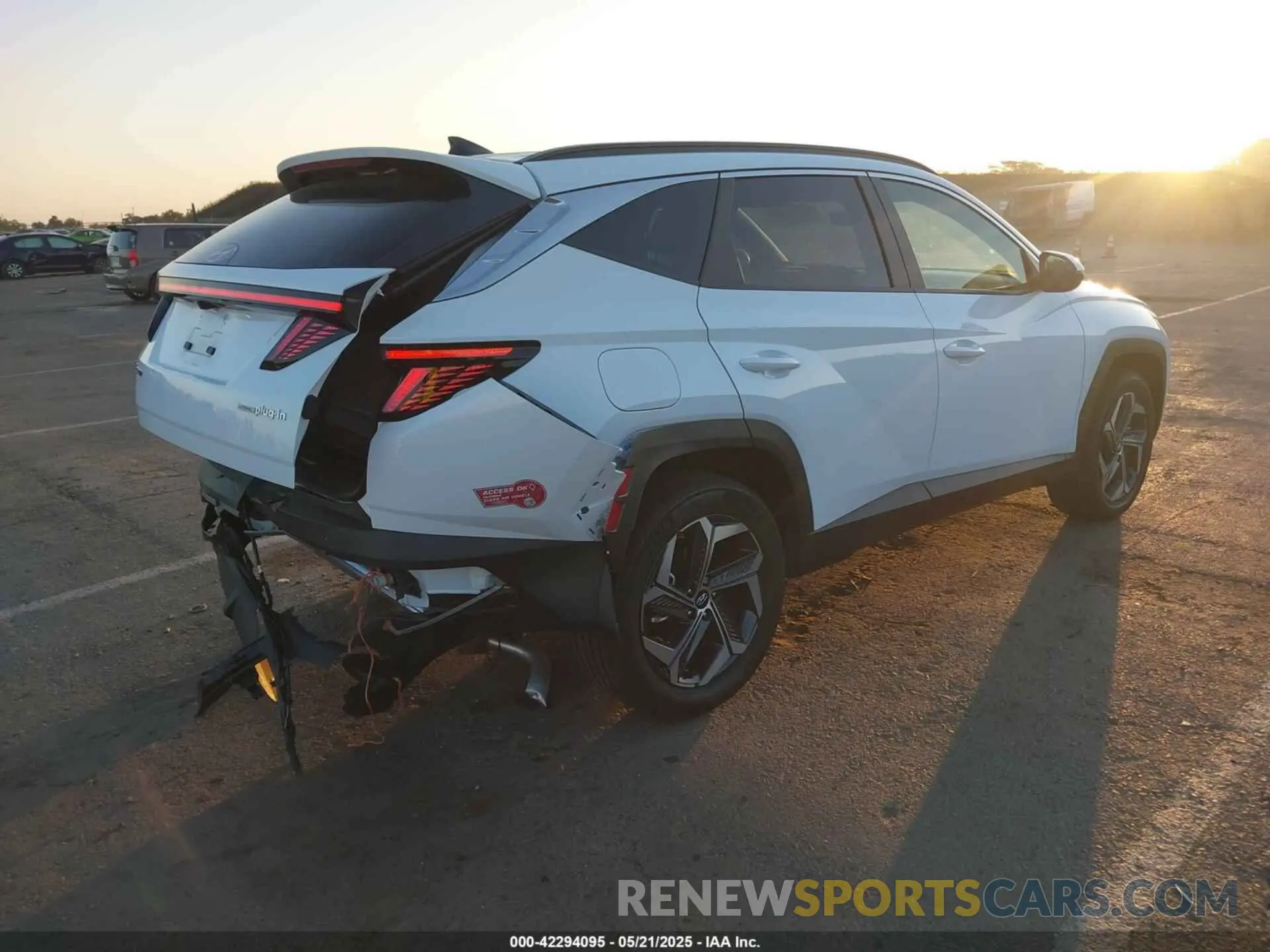 4 Фотография поврежденного автомобиля KM8JBDA24PU127385 HYUNDAI TUCSON PLUG-IN HYBRID 2023