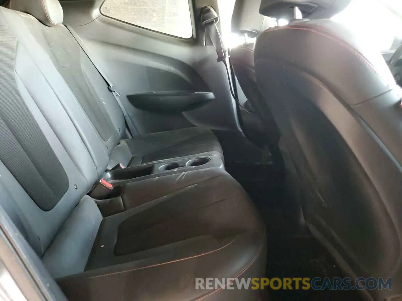 10 Фотография поврежденного автомобиля KMHTG6AF0KU015278 HYUNDAI VELOSTER 2019
