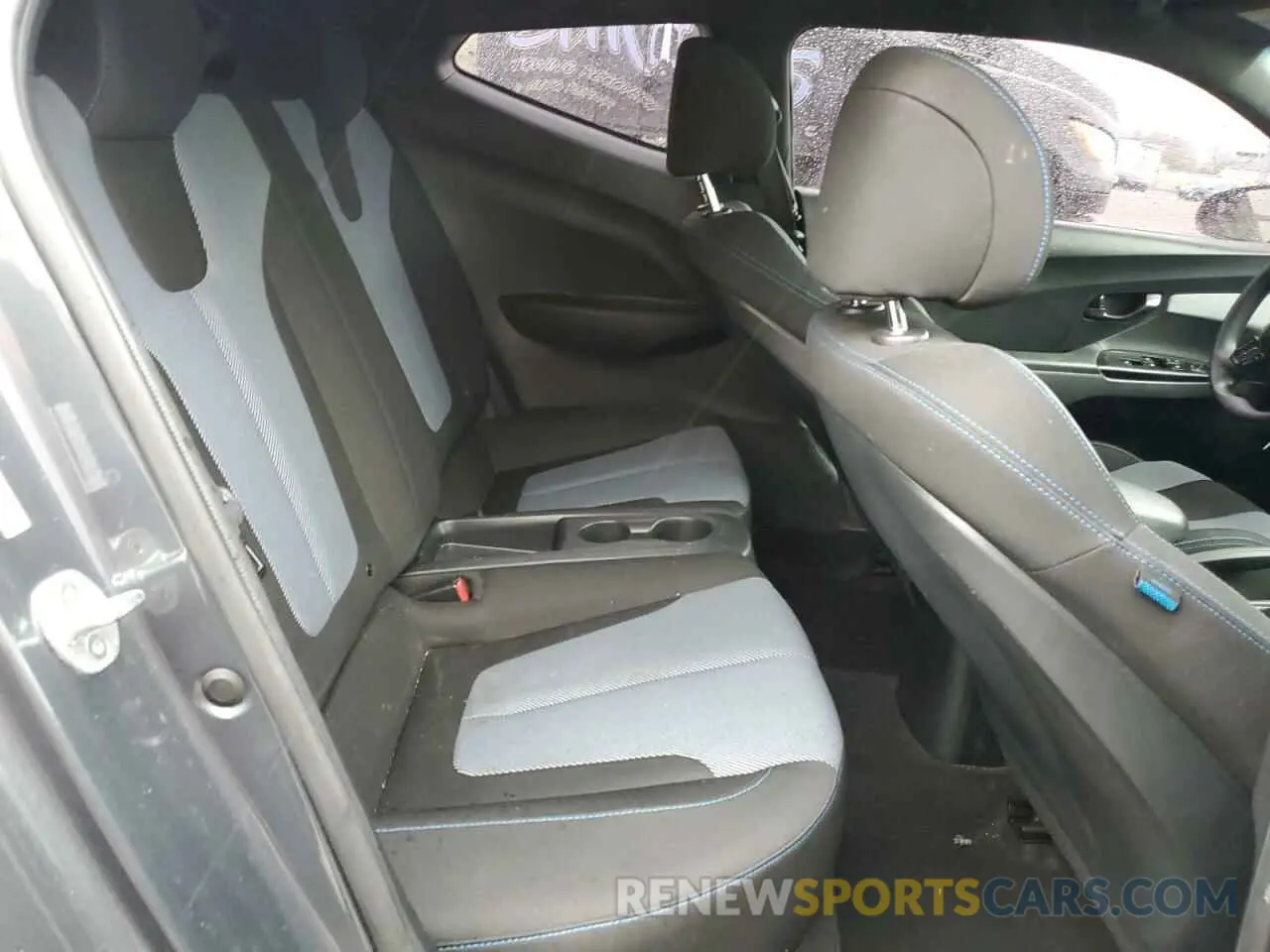 10 Photograph of a damaged car KMHTG6AF2KU018585 HYUNDAI VELOSTER 2019