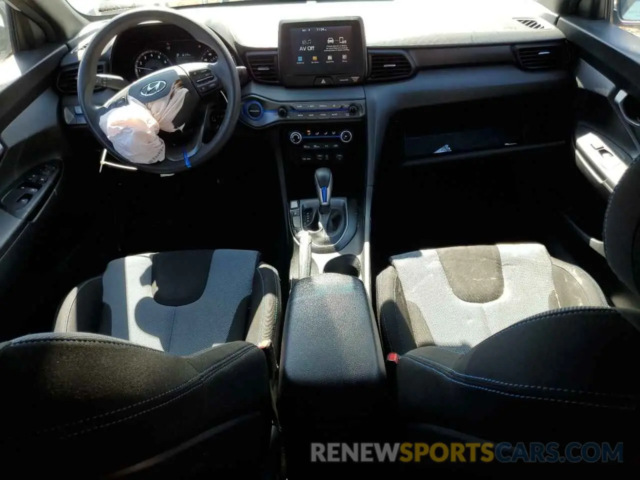 8 Photograph of a damaged car KMHTG6AF4KU017034 HYUNDAI VELOSTER 2019