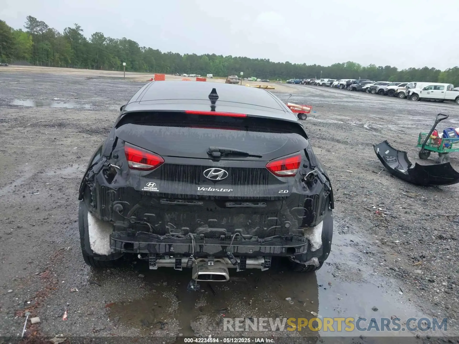 17 Photograph of a damaged car KMHTG6AF7KU003810 HYUNDAI VELOSTER 2019