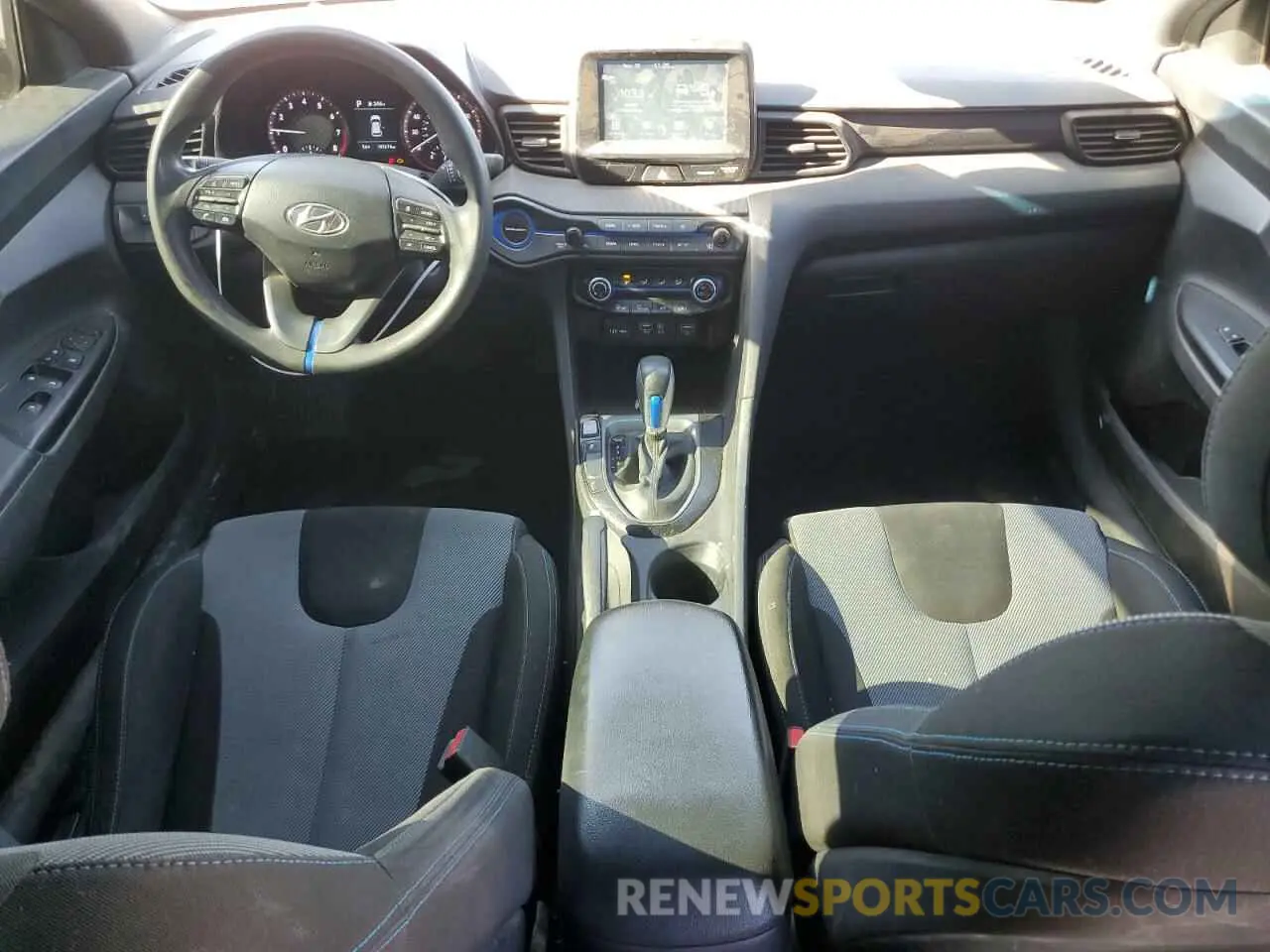 8 Photograph of a damaged car KMHTG6AF7KU018257 HYUNDAI VELOSTER 2019