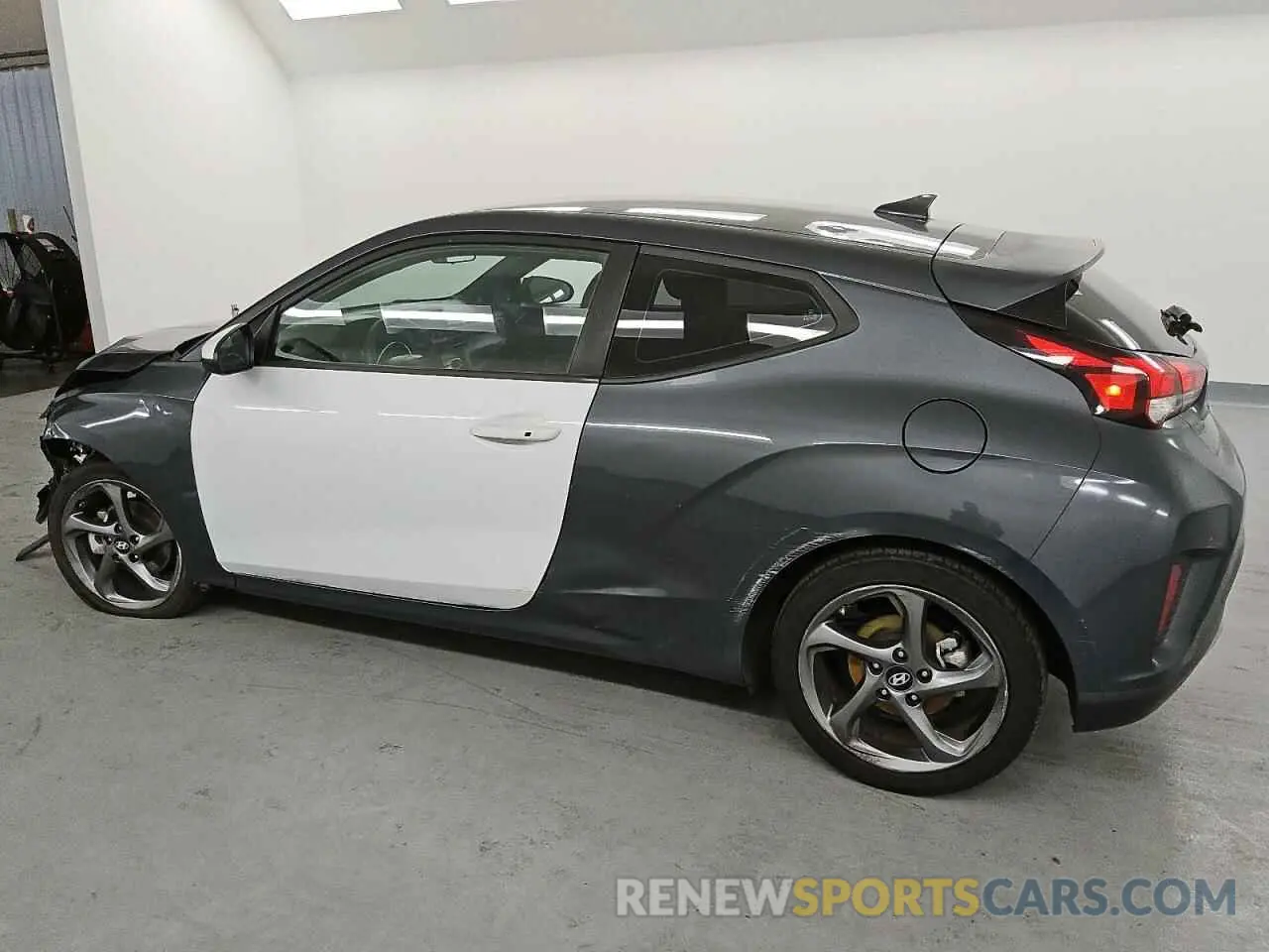 2 Photograph of a damaged car KMHTG6AF9KU019944 HYUNDAI VELOSTER 2019