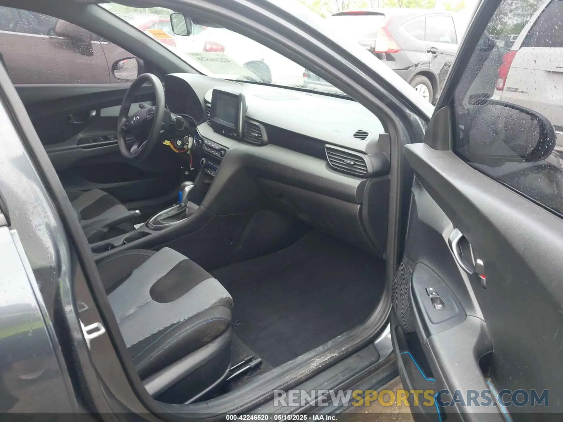5 Photograph of a damaged car KMHTG6AFXKU019726 HYUNDAI VELOSTER 2019