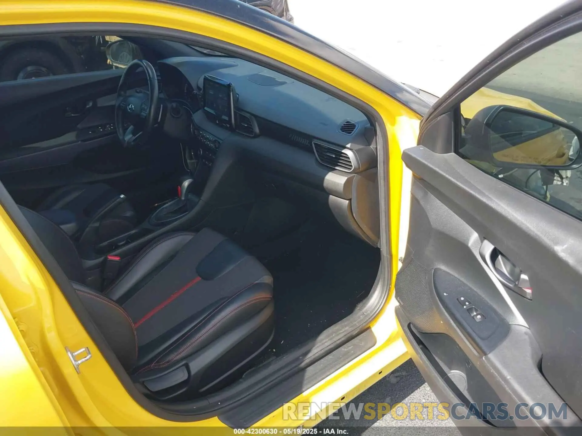 5 Photograph of a damaged car KMHTH6AB8KU005978 HYUNDAI VELOSTER 2019