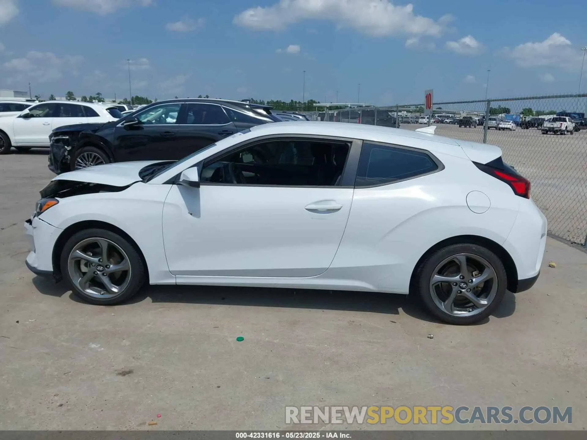 14 Фотография поврежденного автомобиля KMHTG6AF0LU029621 HYUNDAI VELOSTER 2020