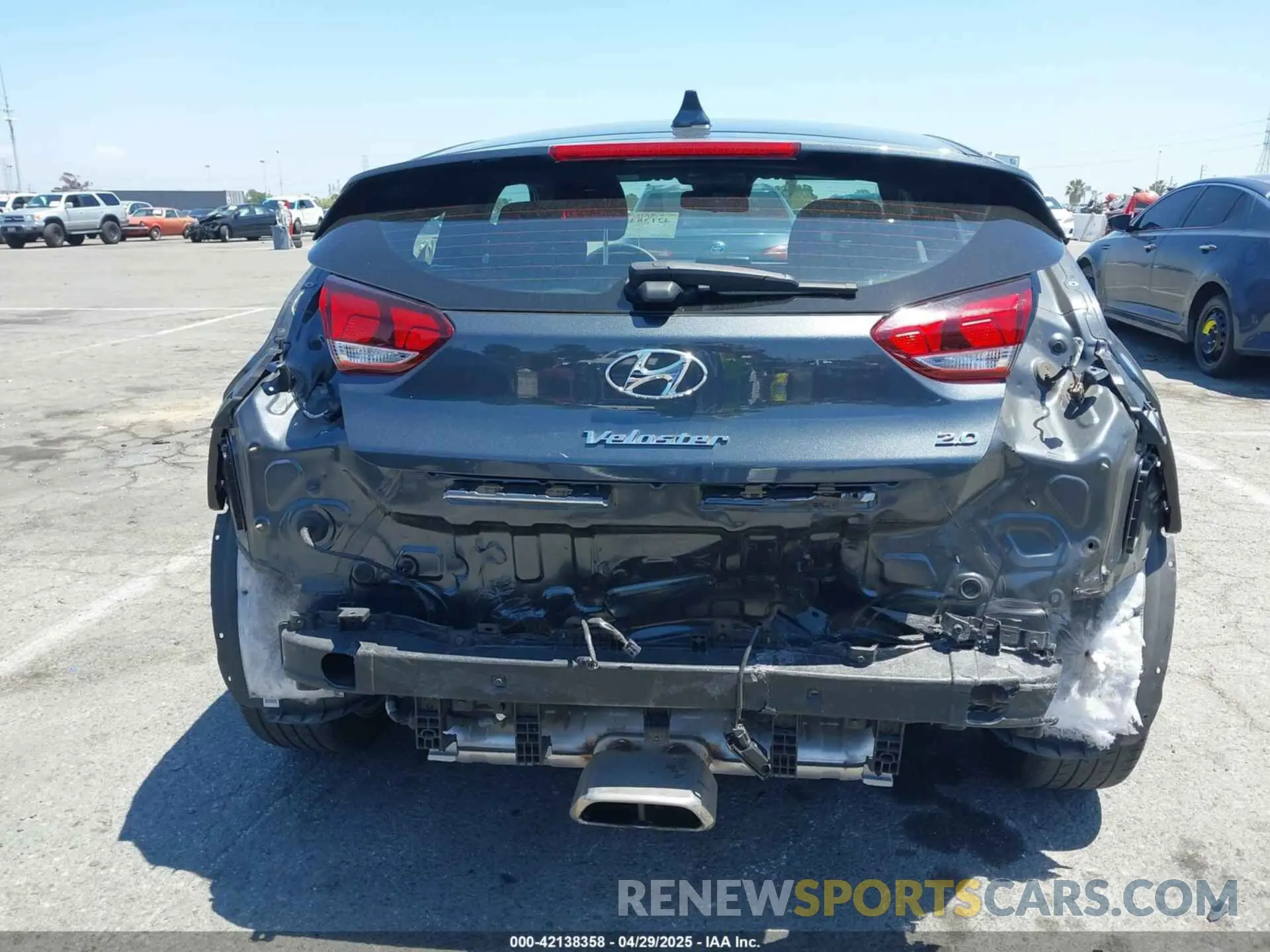 17 Photograph of a damaged car KMHTG6AF2LU024159 HYUNDAI VELOSTER 2020