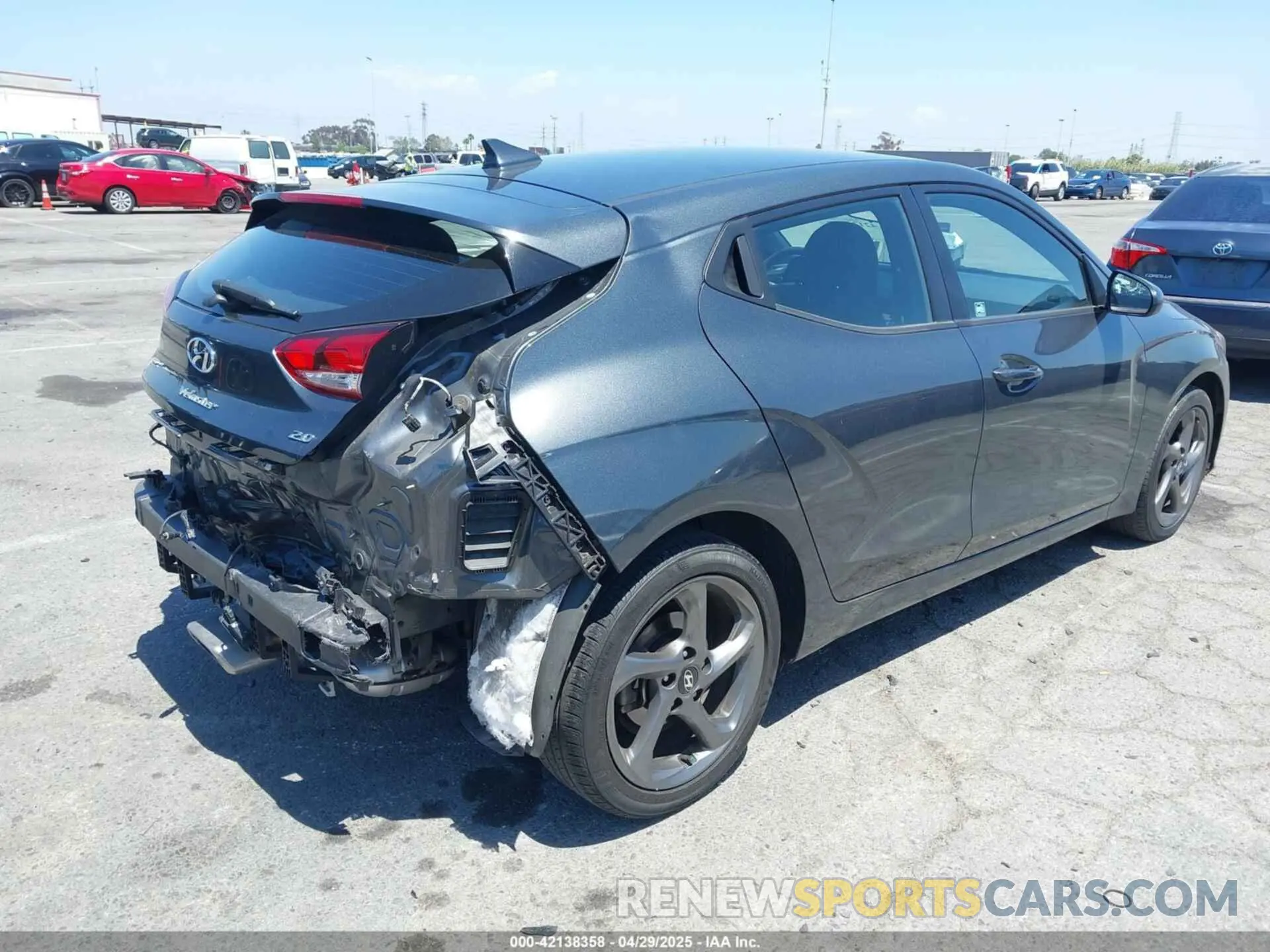 4 Photograph of a damaged car KMHTG6AF2LU024159 HYUNDAI VELOSTER 2020