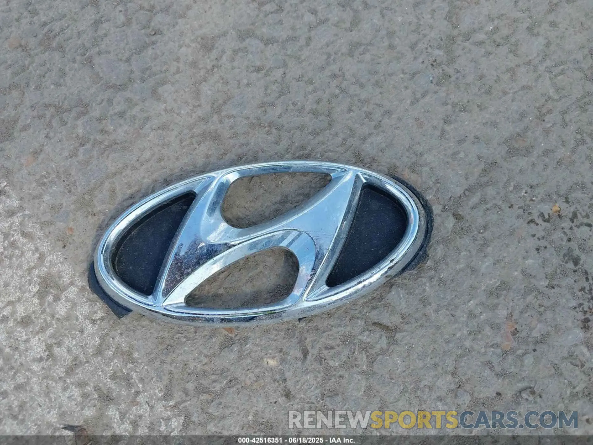 12 Photograph of a damaged car KMHTG6AF5LU020784 HYUNDAI VELOSTER 2020