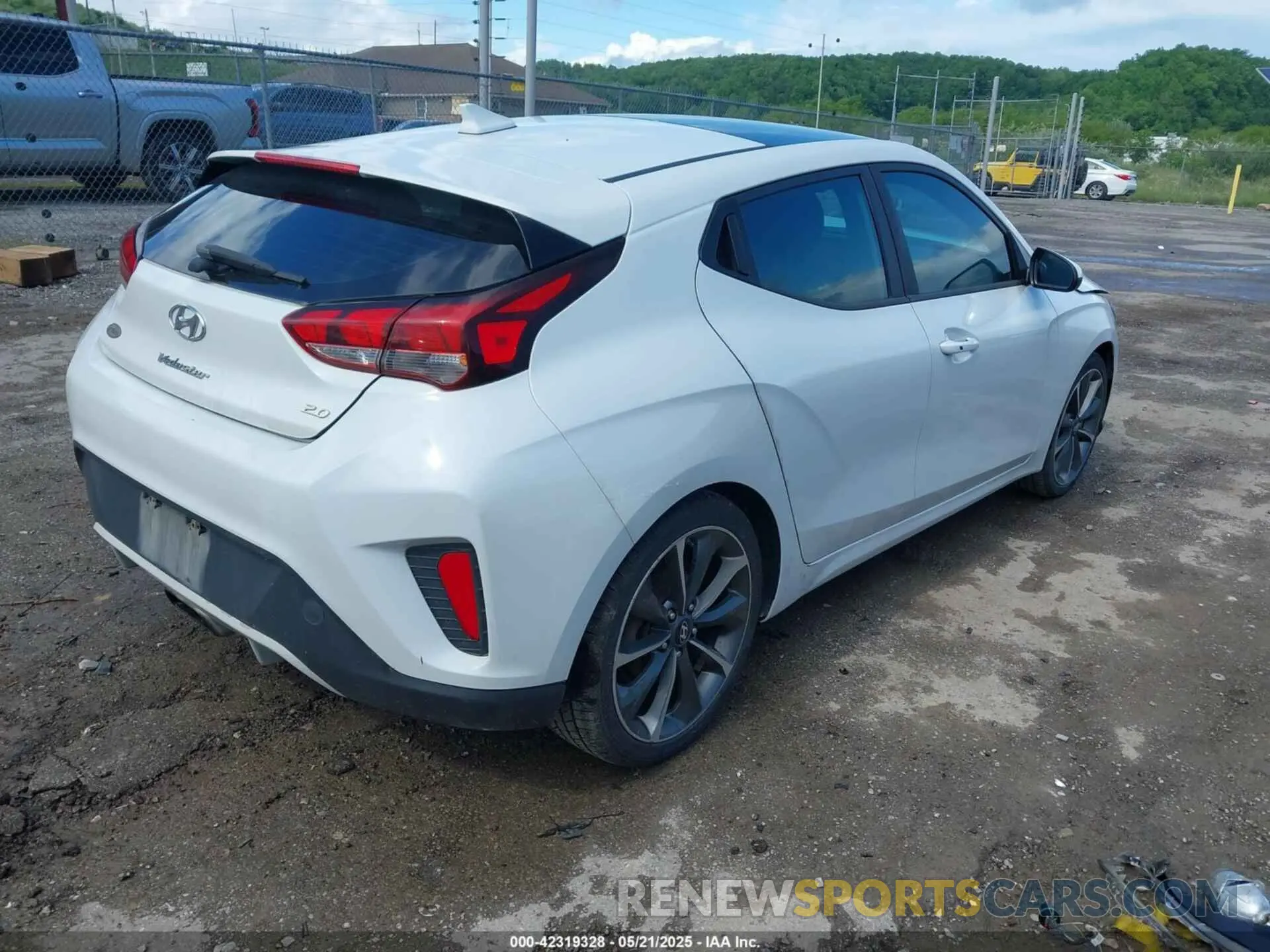 4 Фотография поврежденного автомобиля KMHTG6AF8LU028992 HYUNDAI VELOSTER 2020