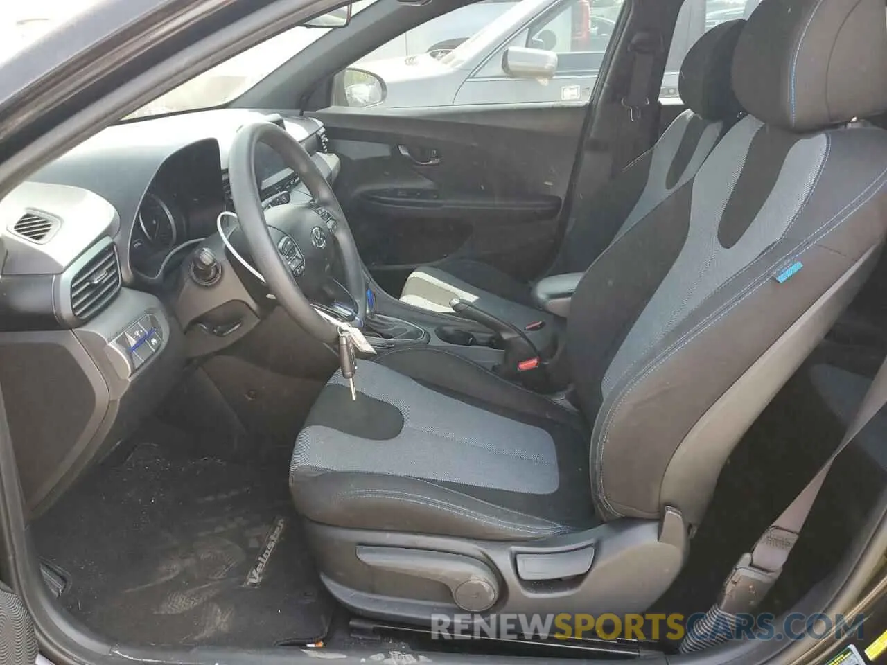 7 Photograph of a damaged car KMHTG6AFXLU031635 HYUNDAI VELOSTER 2020