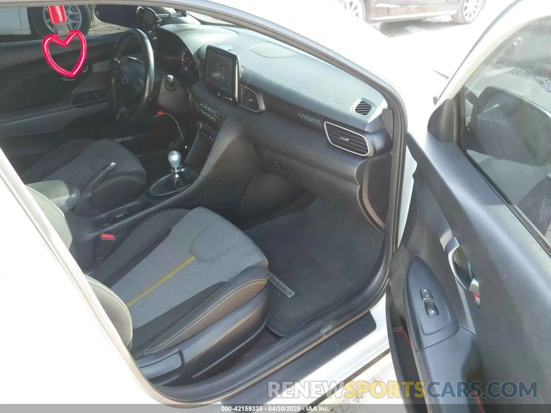 5 Фотография поврежденного автомобиля KMHTH6AB0LU026664 HYUNDAI VELOSTER 2020