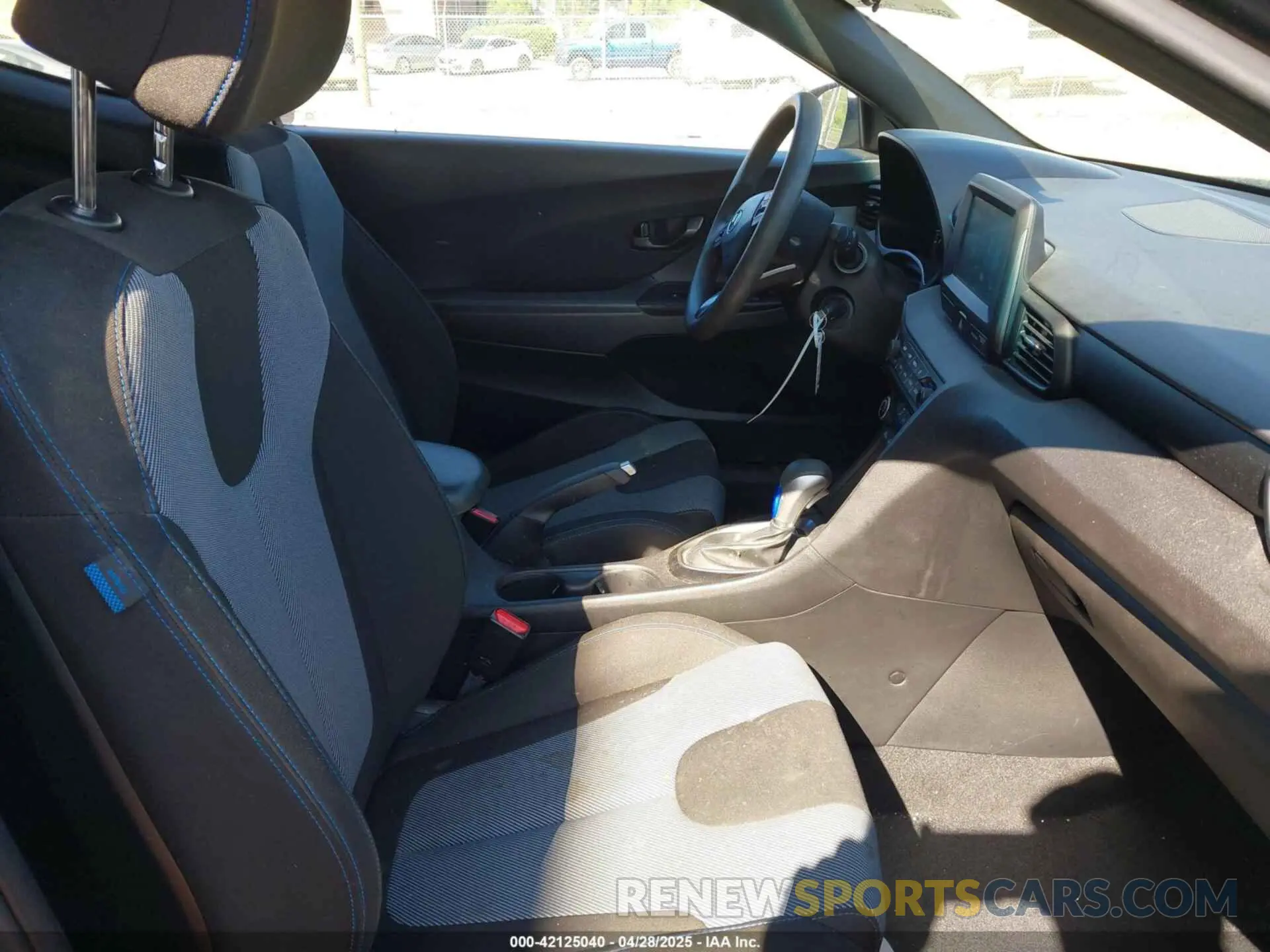 5 Photograph of a damaged car KMHTG6AF0MU032598 HYUNDAI VELOSTER 2021
