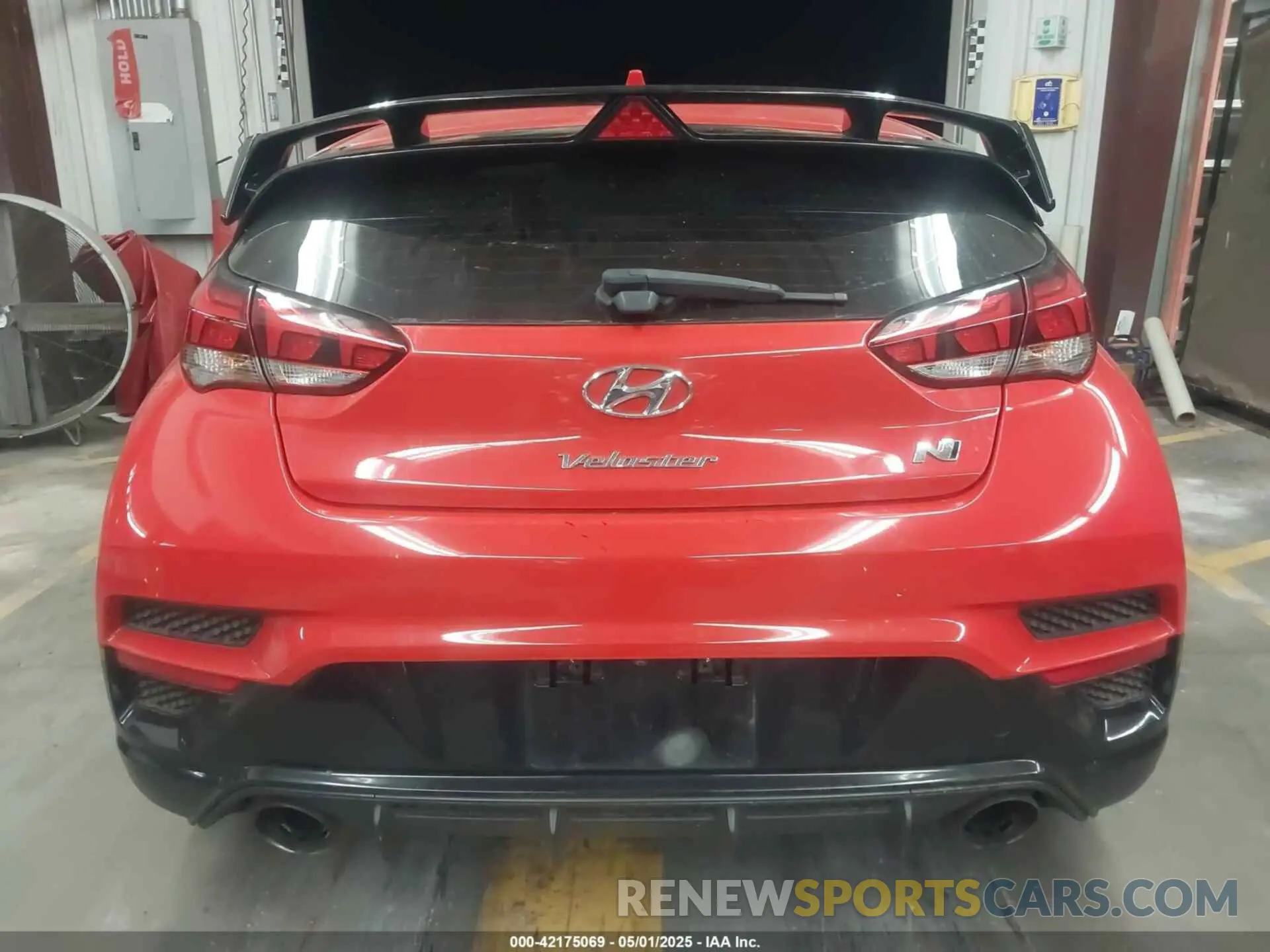 16 Photograph of a damaged car KMHT36AH6LU004297 HYUNDAI VELOSTER N 2020